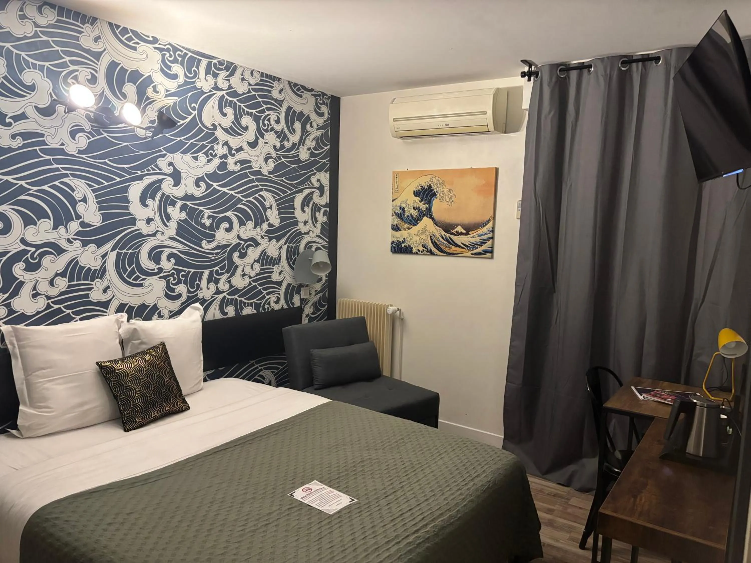 Bed in Hôtel Brasserie L'ESCALE, secteur Gare de Bergerac