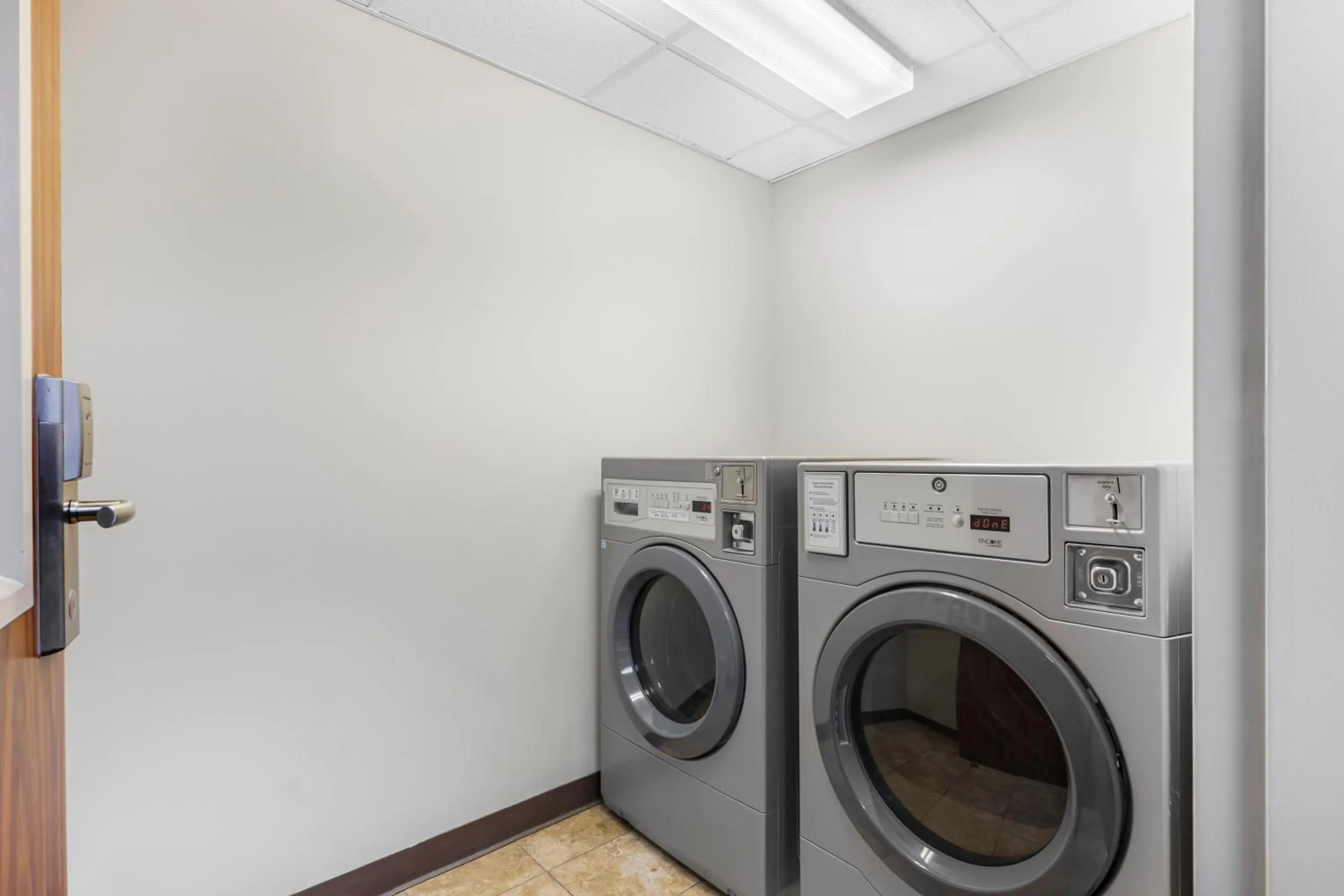 laundry in Quality Inn & Suites Monterey I-40