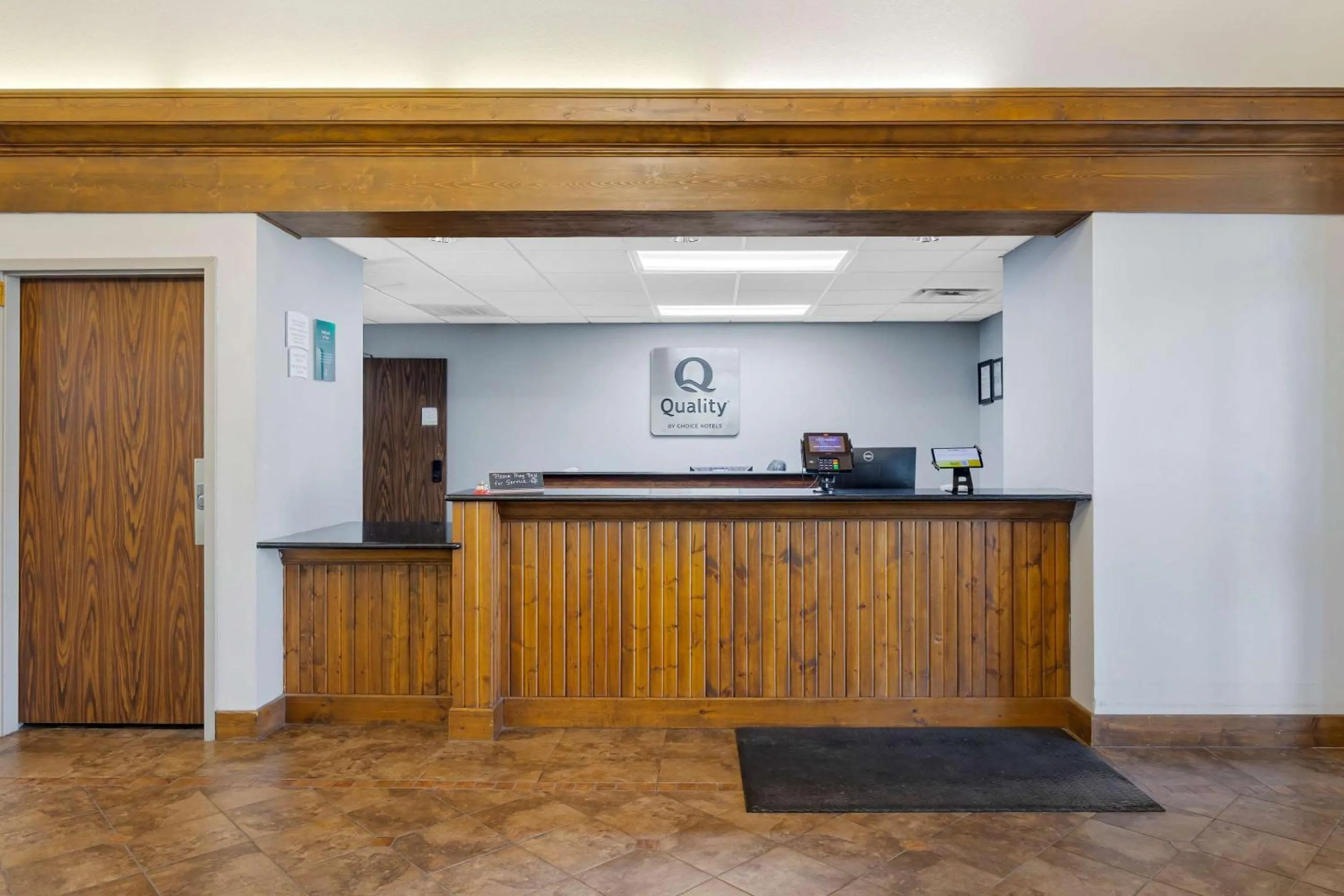 Lobby or reception in Quality Inn & Suites Monterey I-40