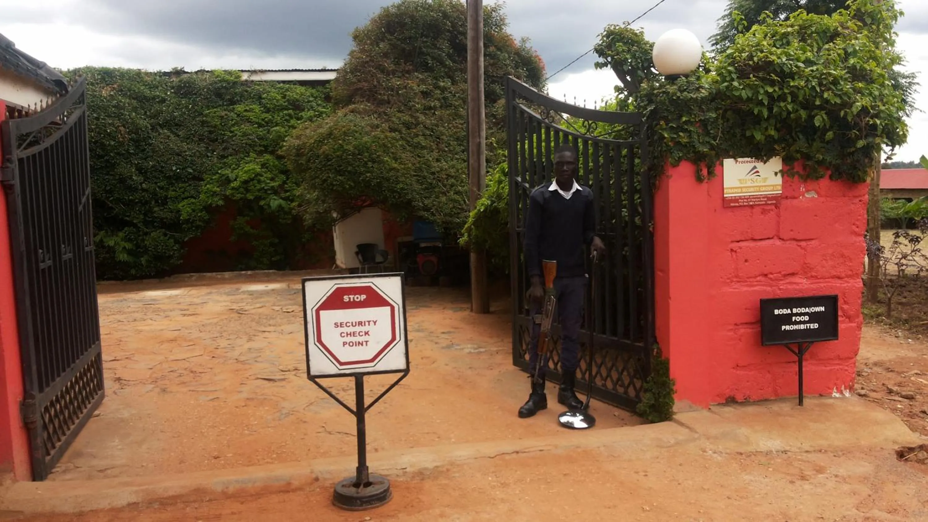 Facade/entrance in White Castle Hotel Arua