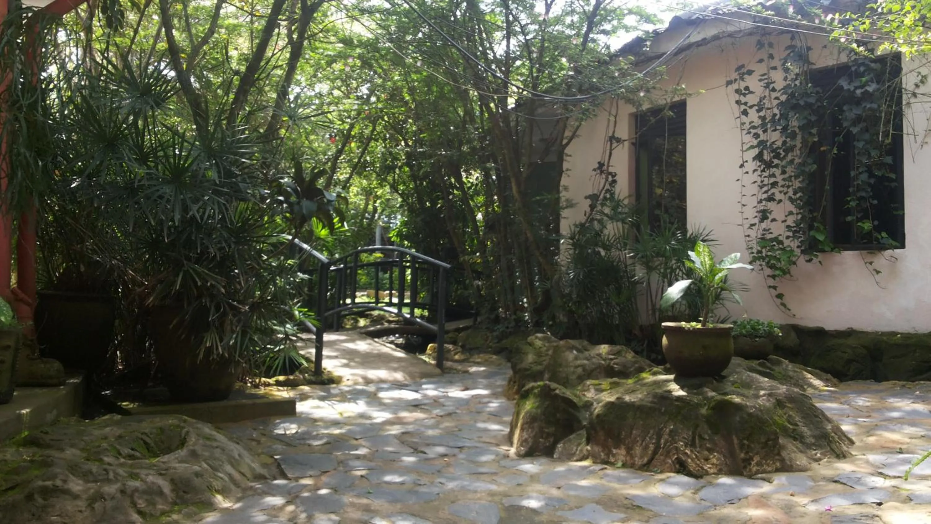 Patio in White Castle Hotel Arua