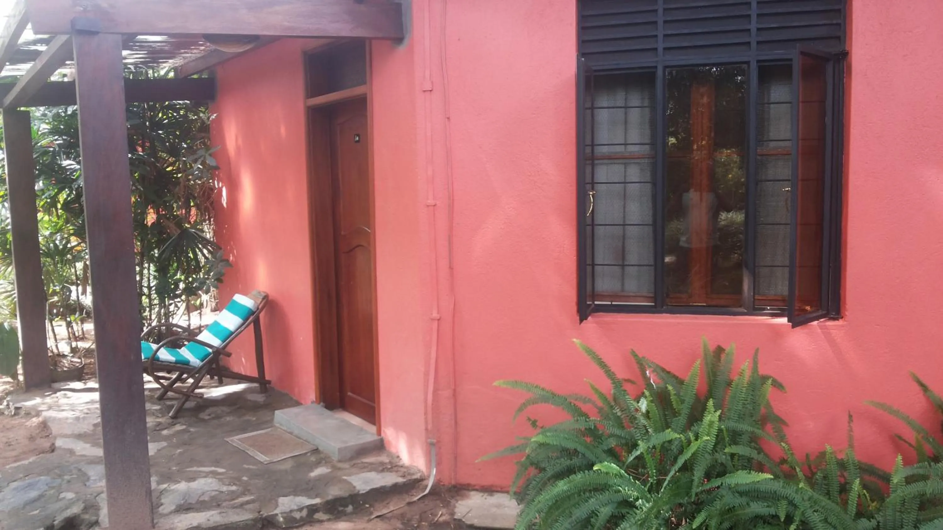 Facade/entrance in White Castle Hotel Arua