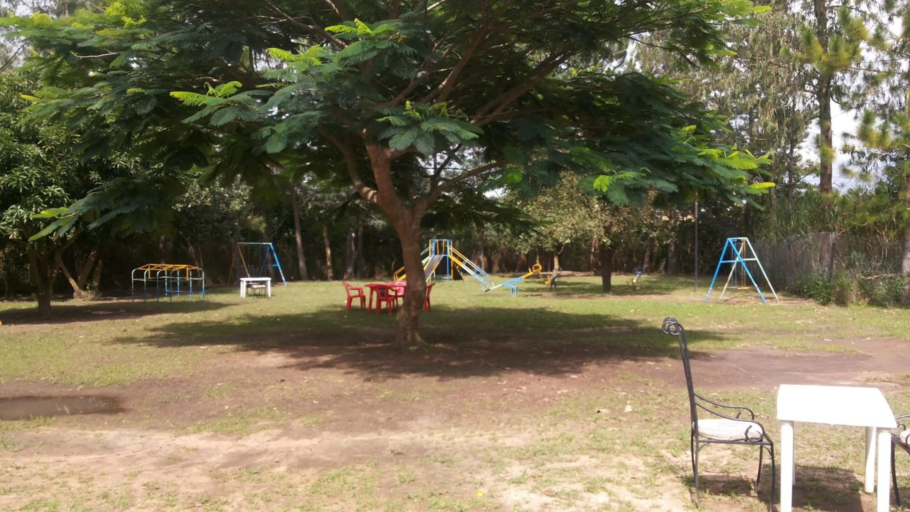 Garden in White Castle Hotel Arua