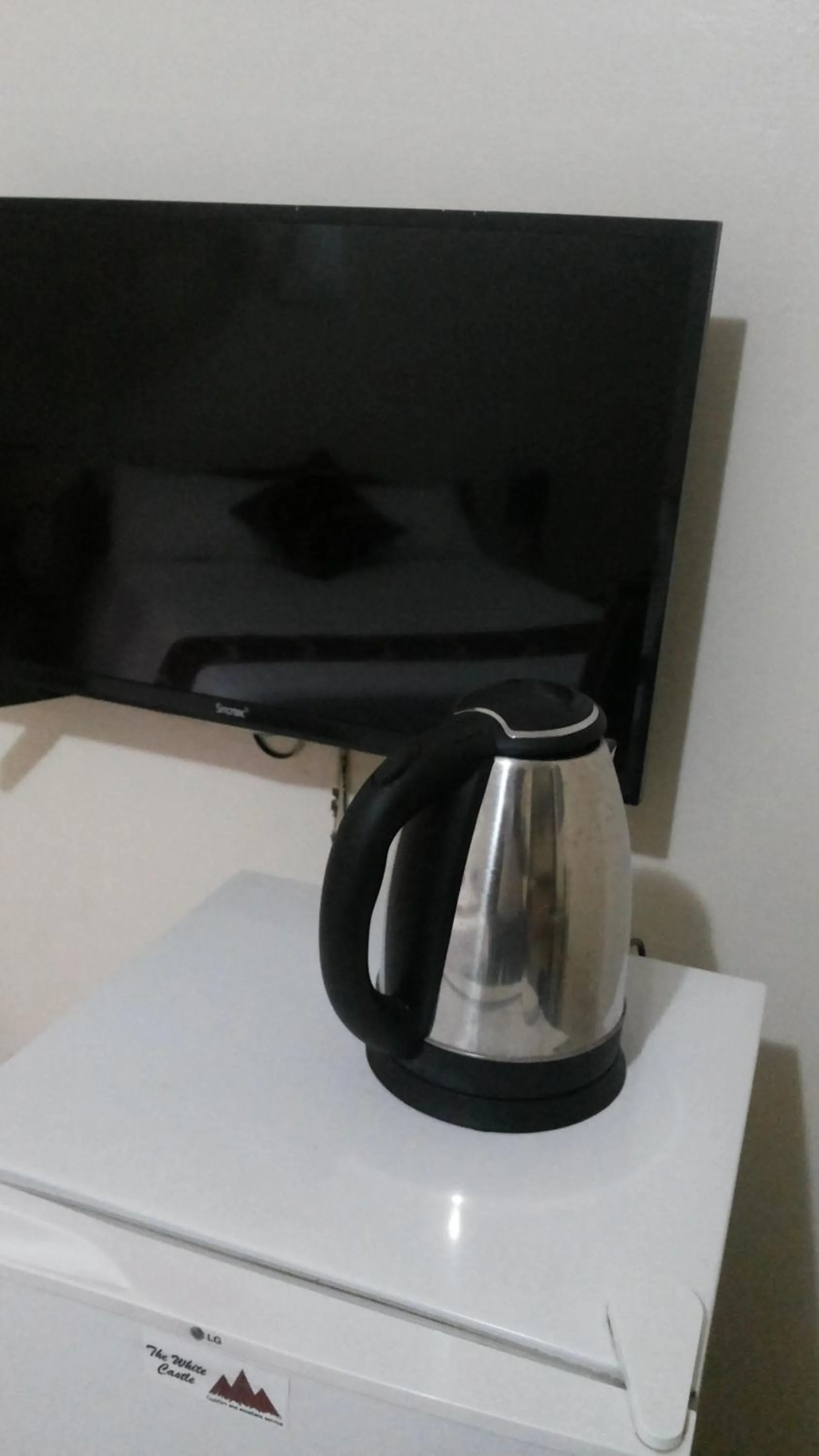 Coffee/tea facilities in White Castle Hotel Arua