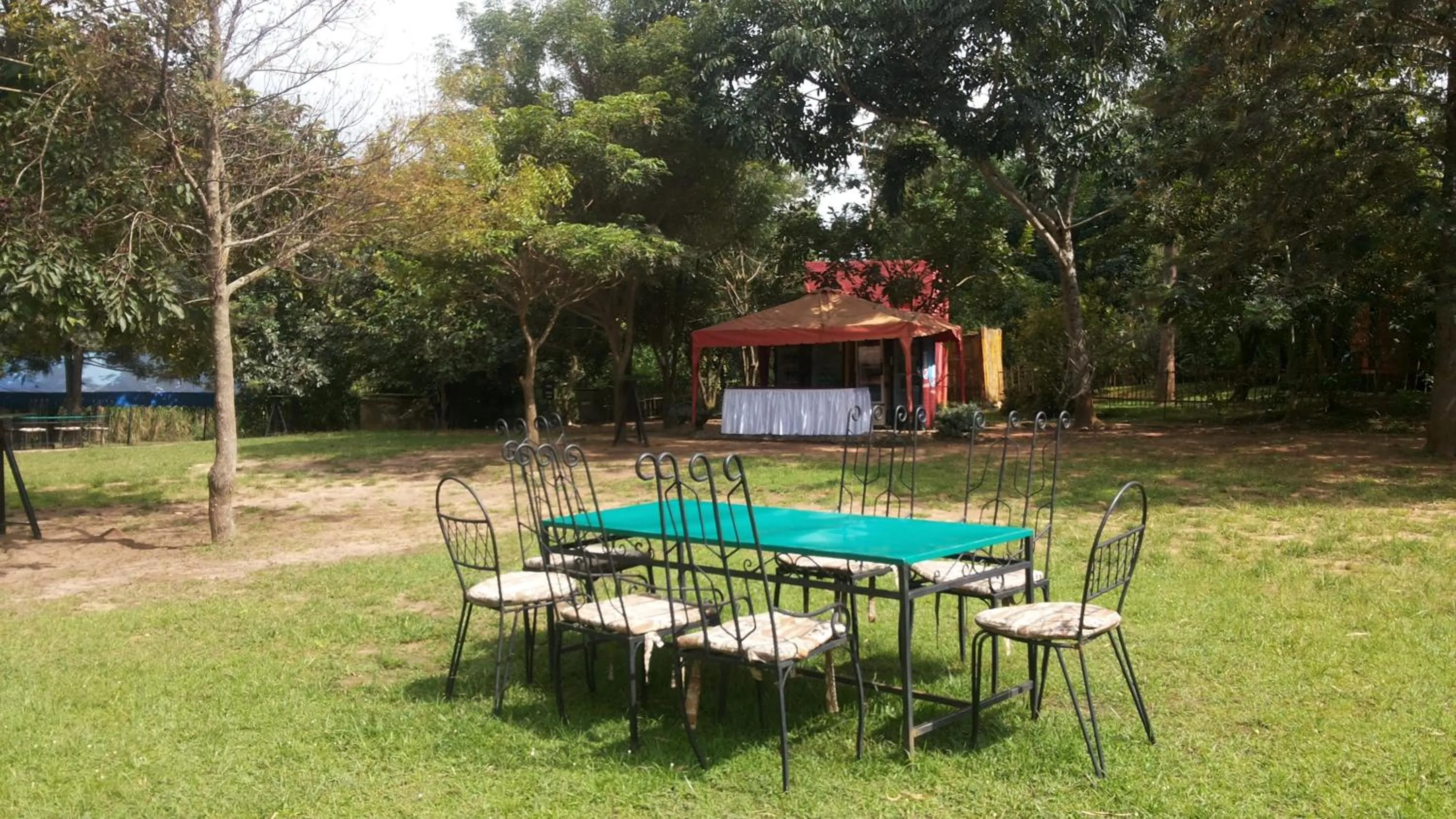 Garden in White Castle Hotel Arua