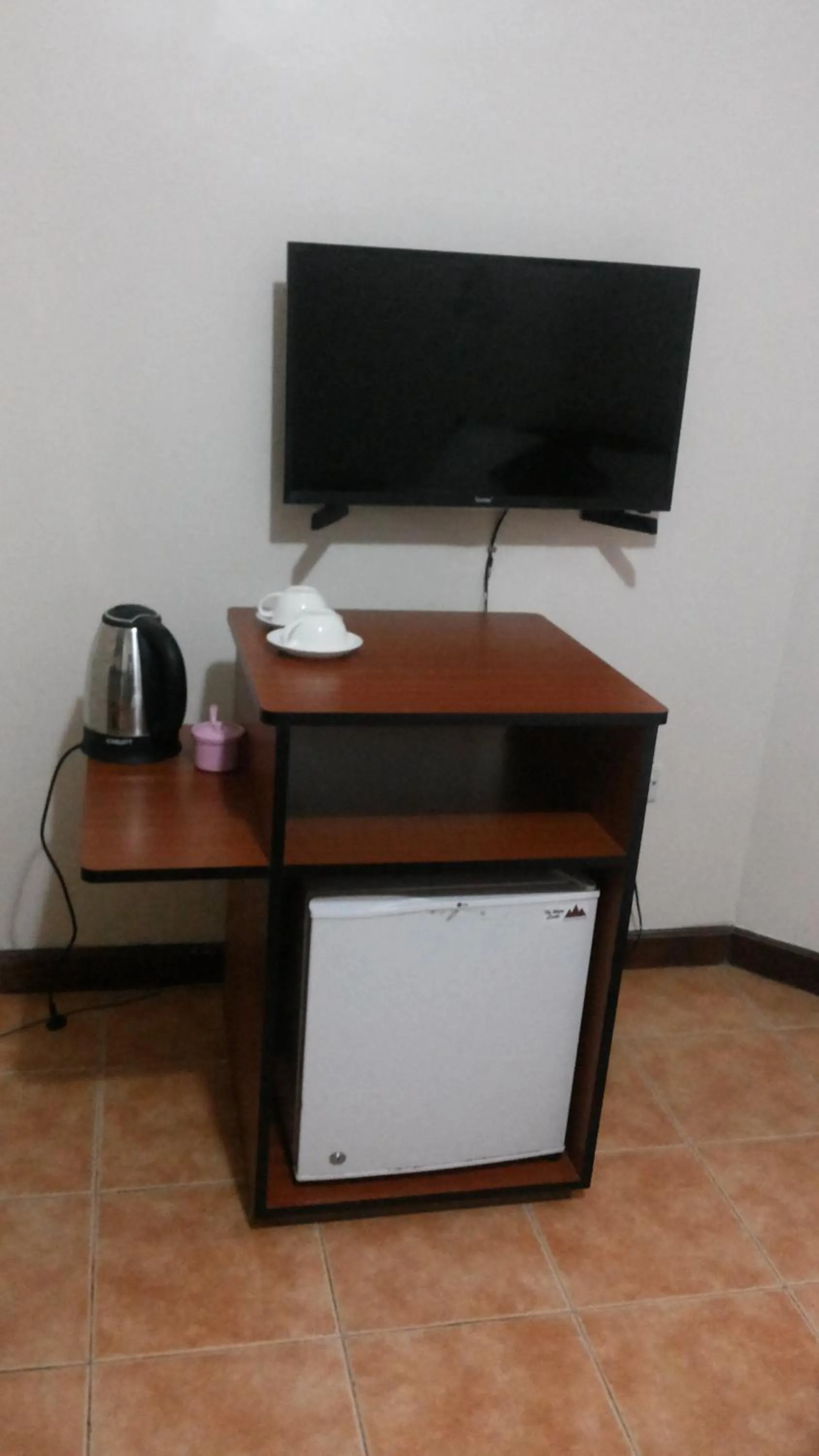 Coffee/tea facilities in White Castle Hotel Arua