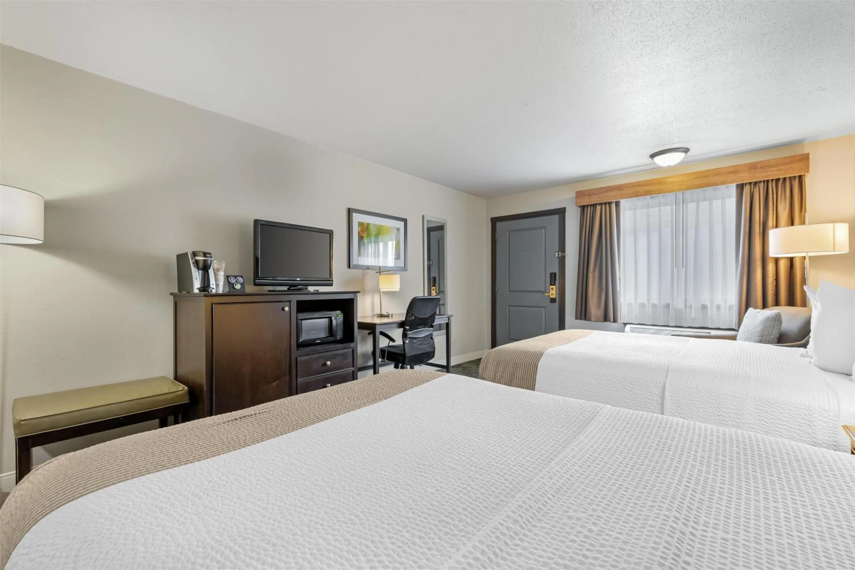 Bedroom, Bed in Best Western Black Hills Lodge