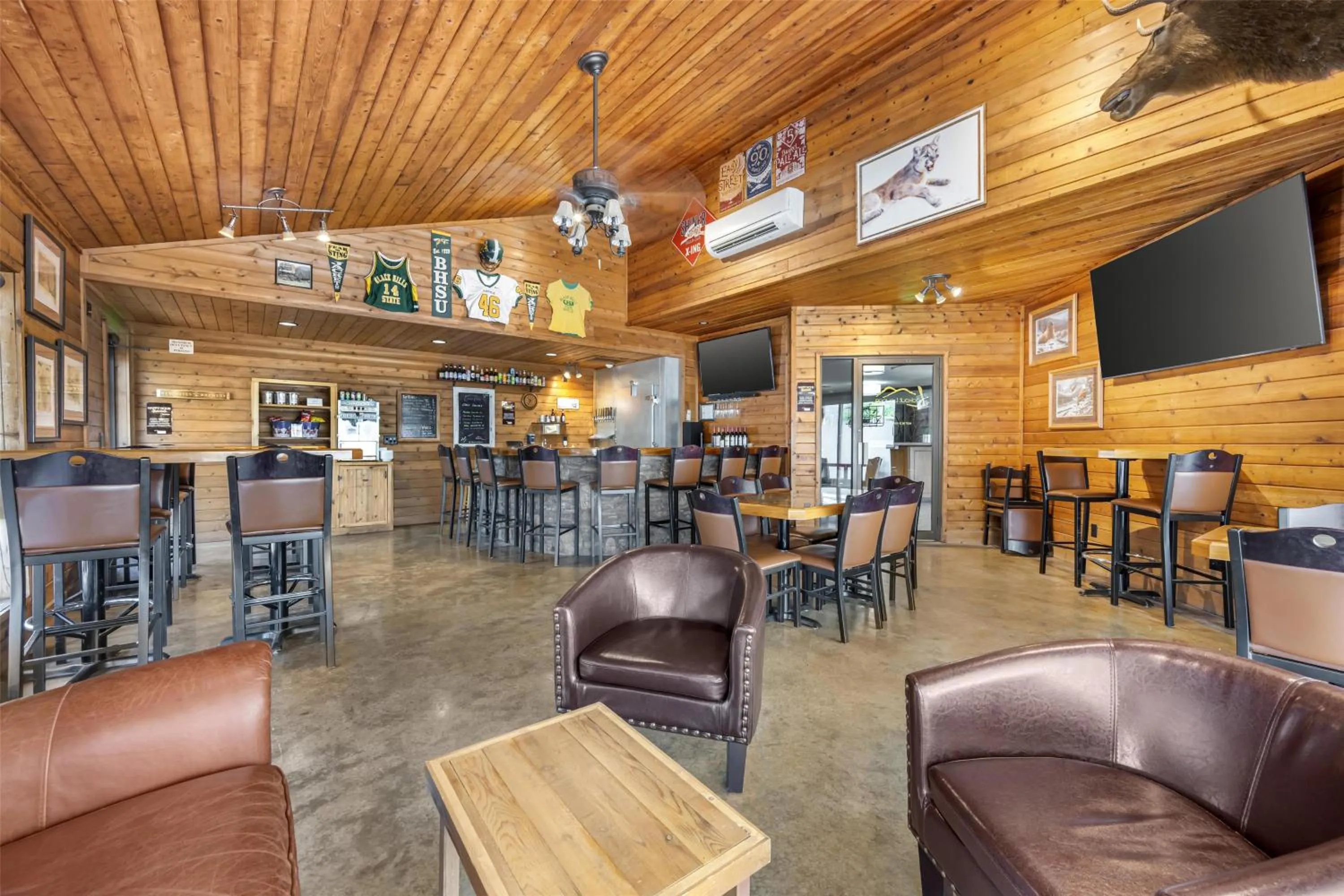 Lounge or bar in Best Western Black Hills Lodge