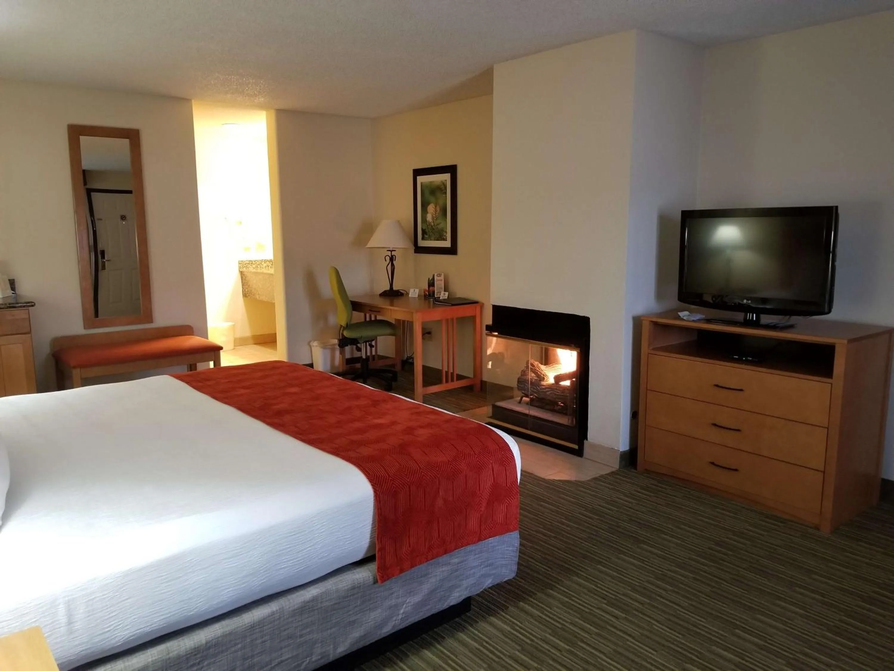 Bedroom, Bed in Best Western Paint Pony Lodge