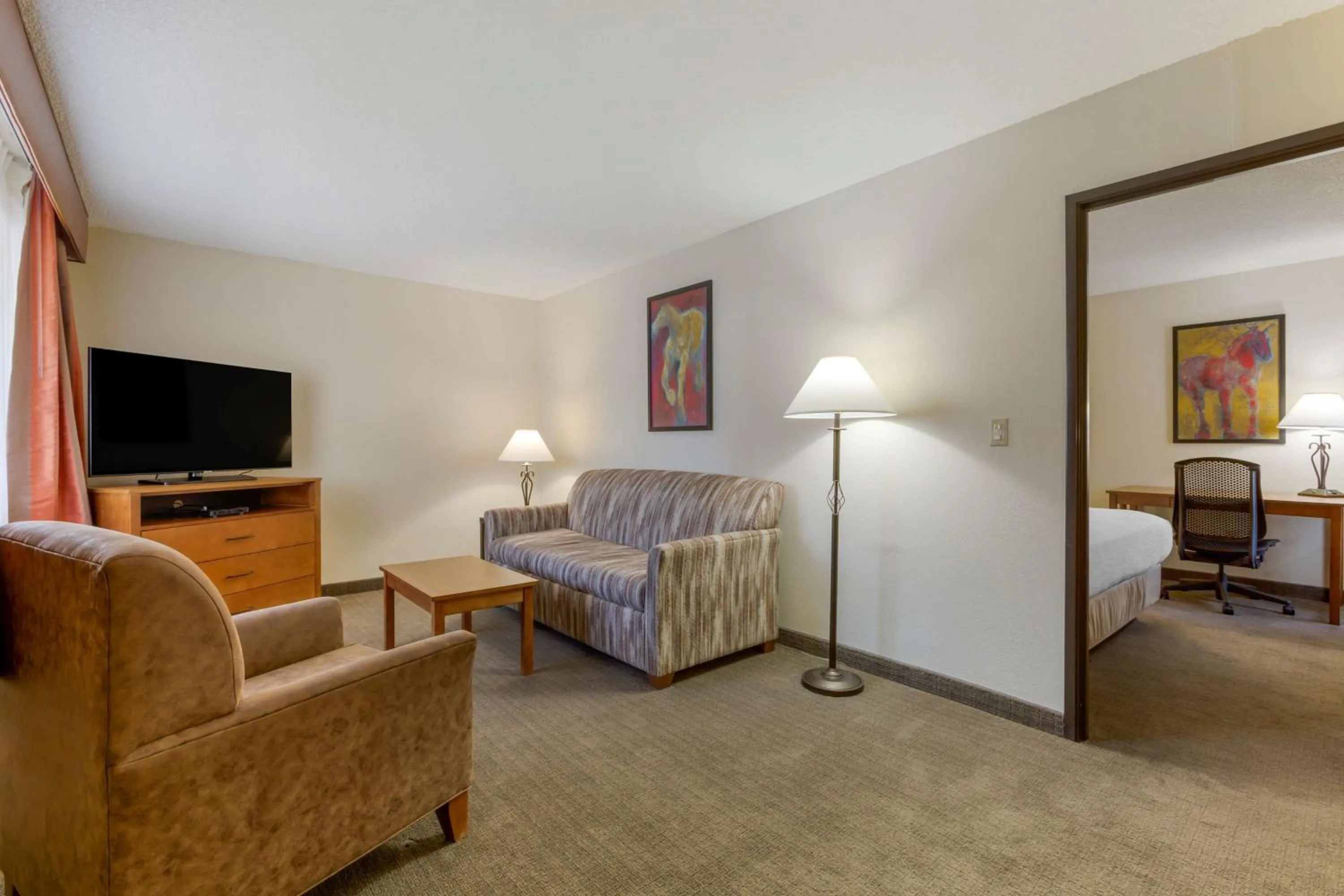 Bedroom, Bed in Best Western Paint Pony Lodge