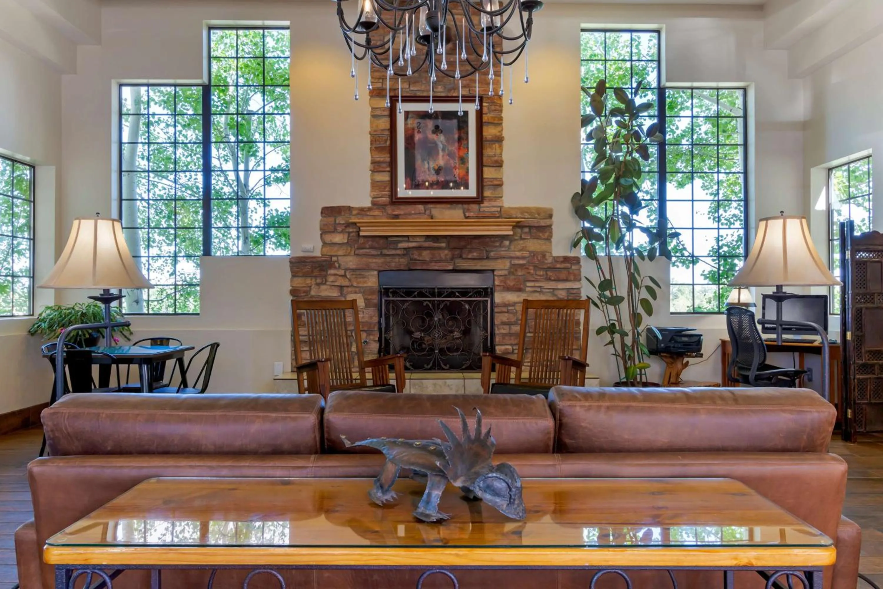 Lobby or reception in Best Western Paint Pony Lodge