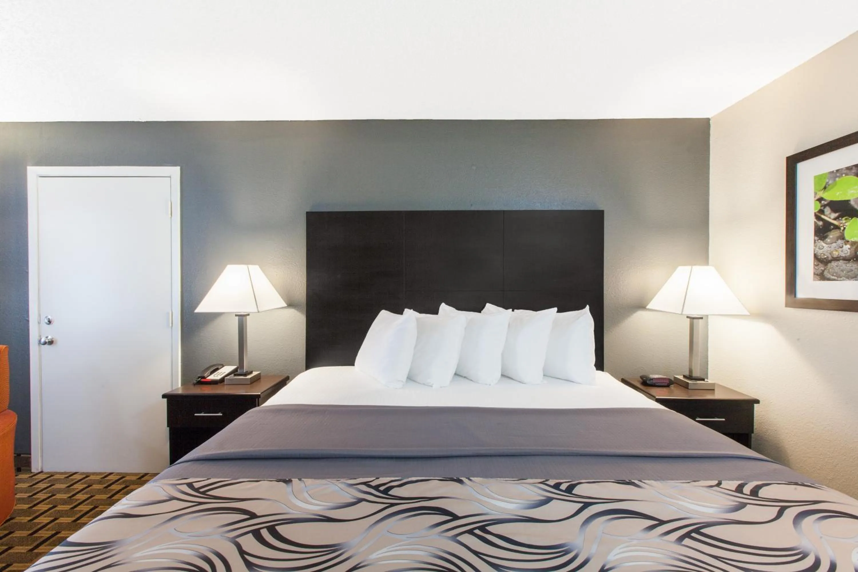 Bedroom in Days Inn by Wyndham Ennis