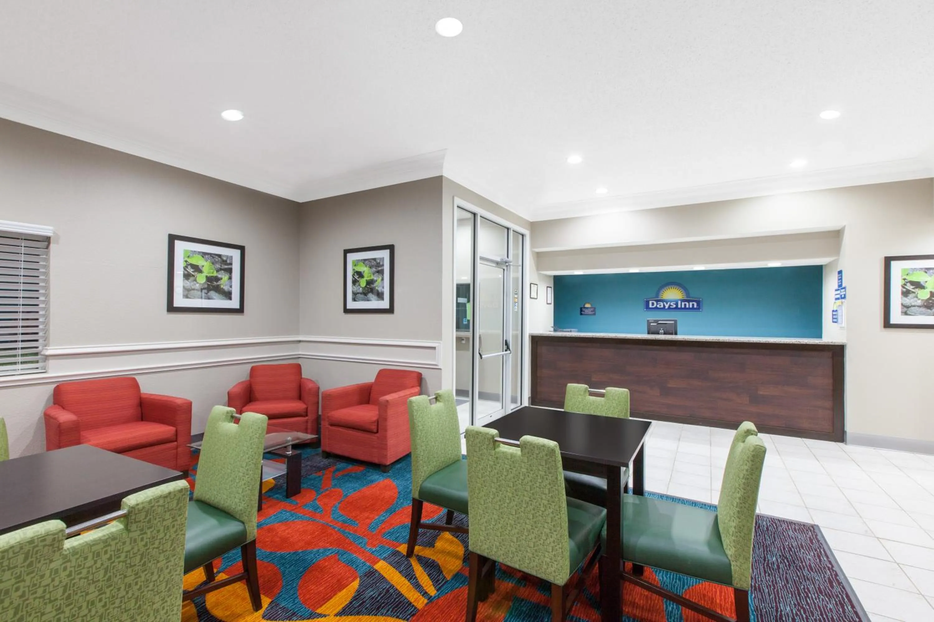 Lounge or bar in Days Inn by Wyndham Ennis