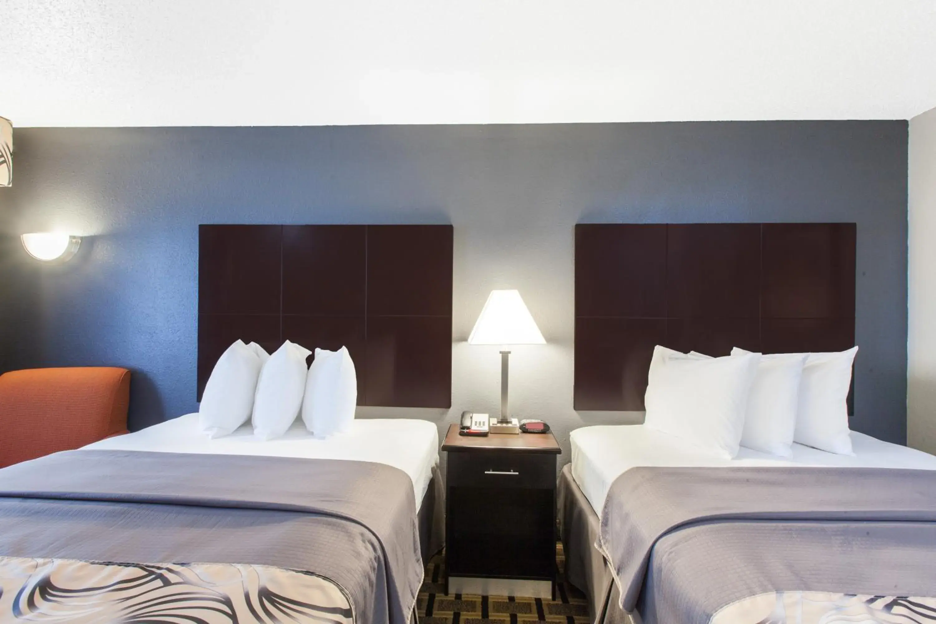 Queen Room with Two Queen Beds - Non-Smoking in Days Inn by Wyndham Ennis Queen Room with Two Queen Beds - Non-Smoking in Days Inn by Wyndham Ennis