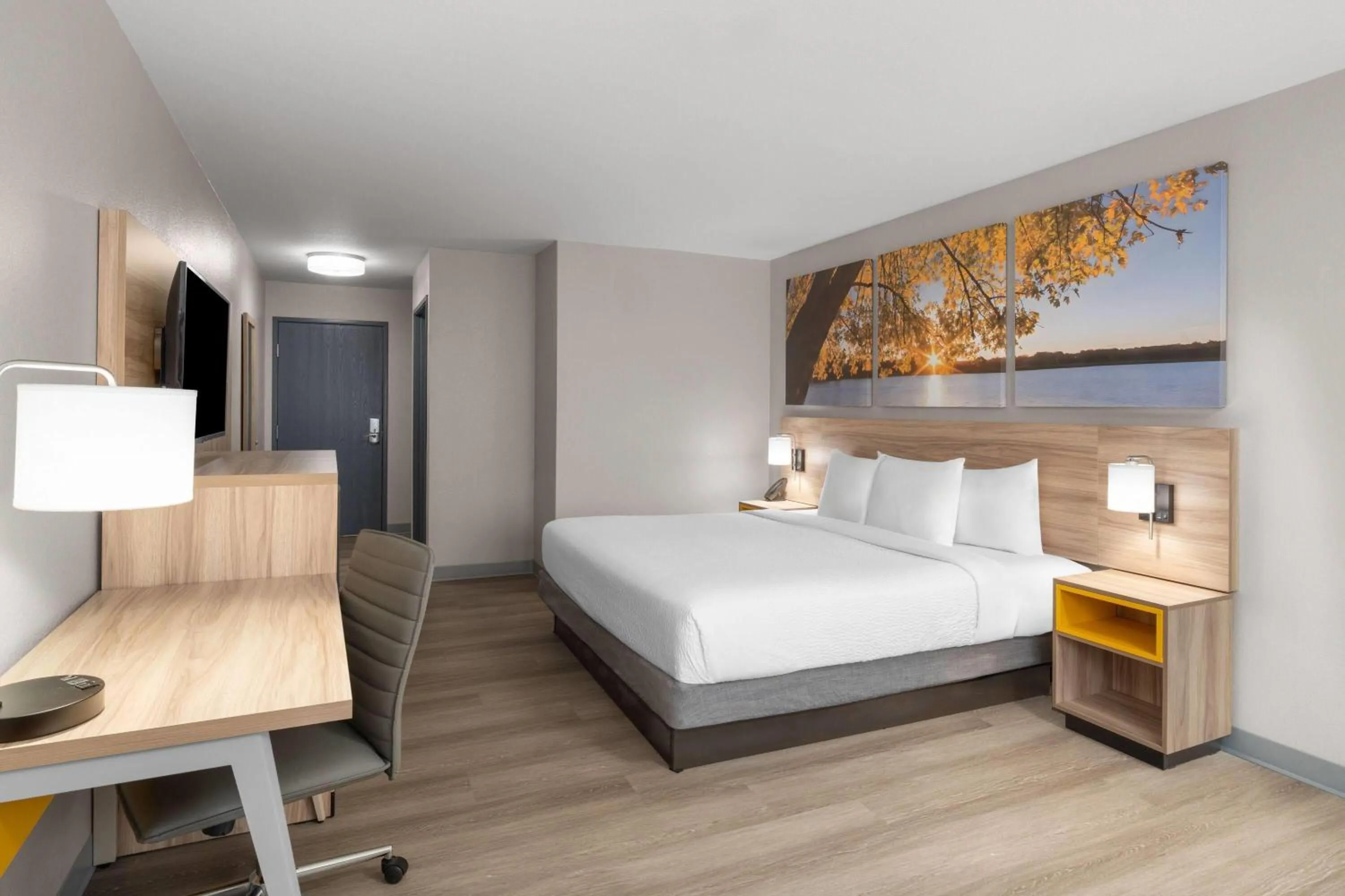 Photo of the whole room, Bed in Days Inn by Wyndham Coffeyville, Kansas