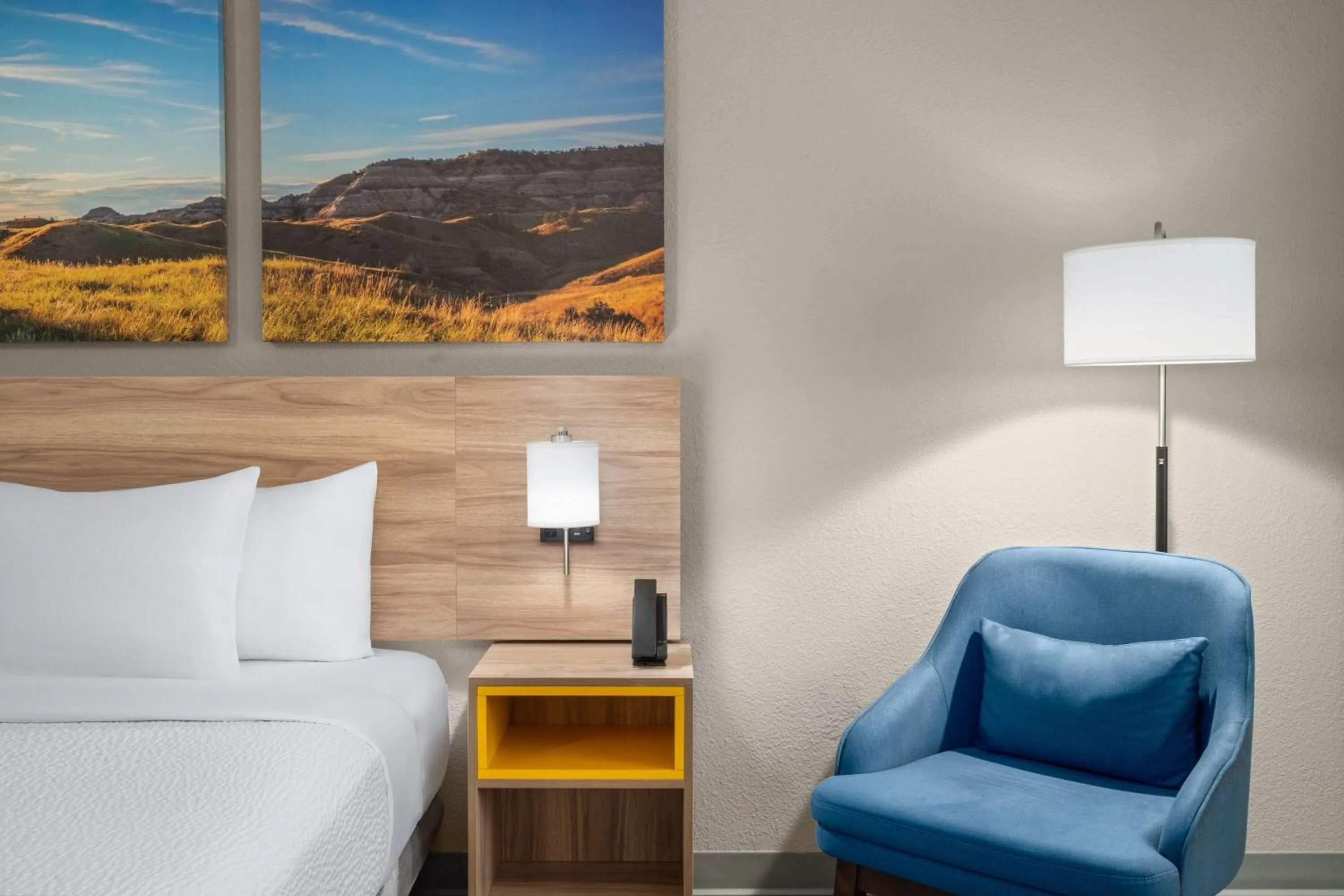 Photo of the whole room, Bed in Days Inn by Wyndham Coffeyville, Kansas