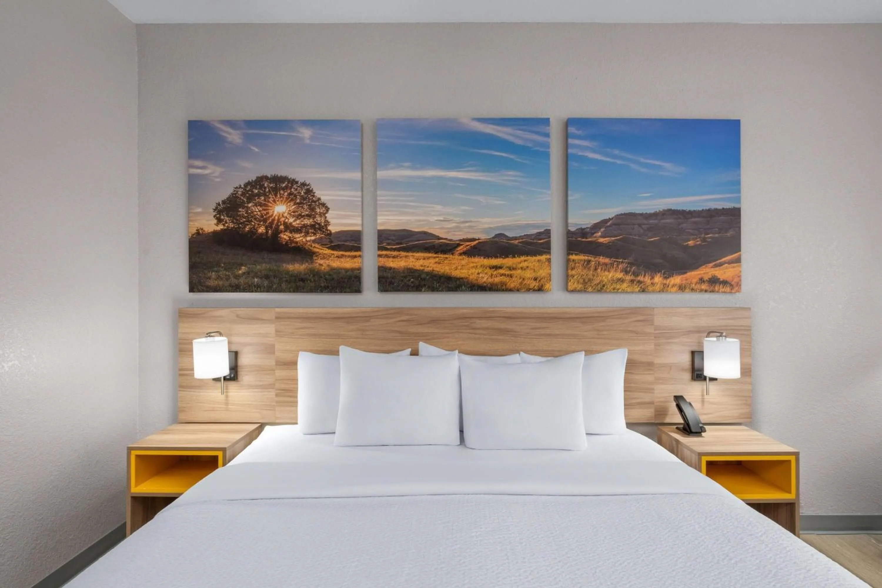 Photo of the whole room, Bed in Days Inn by Wyndham Coffeyville, Kansas