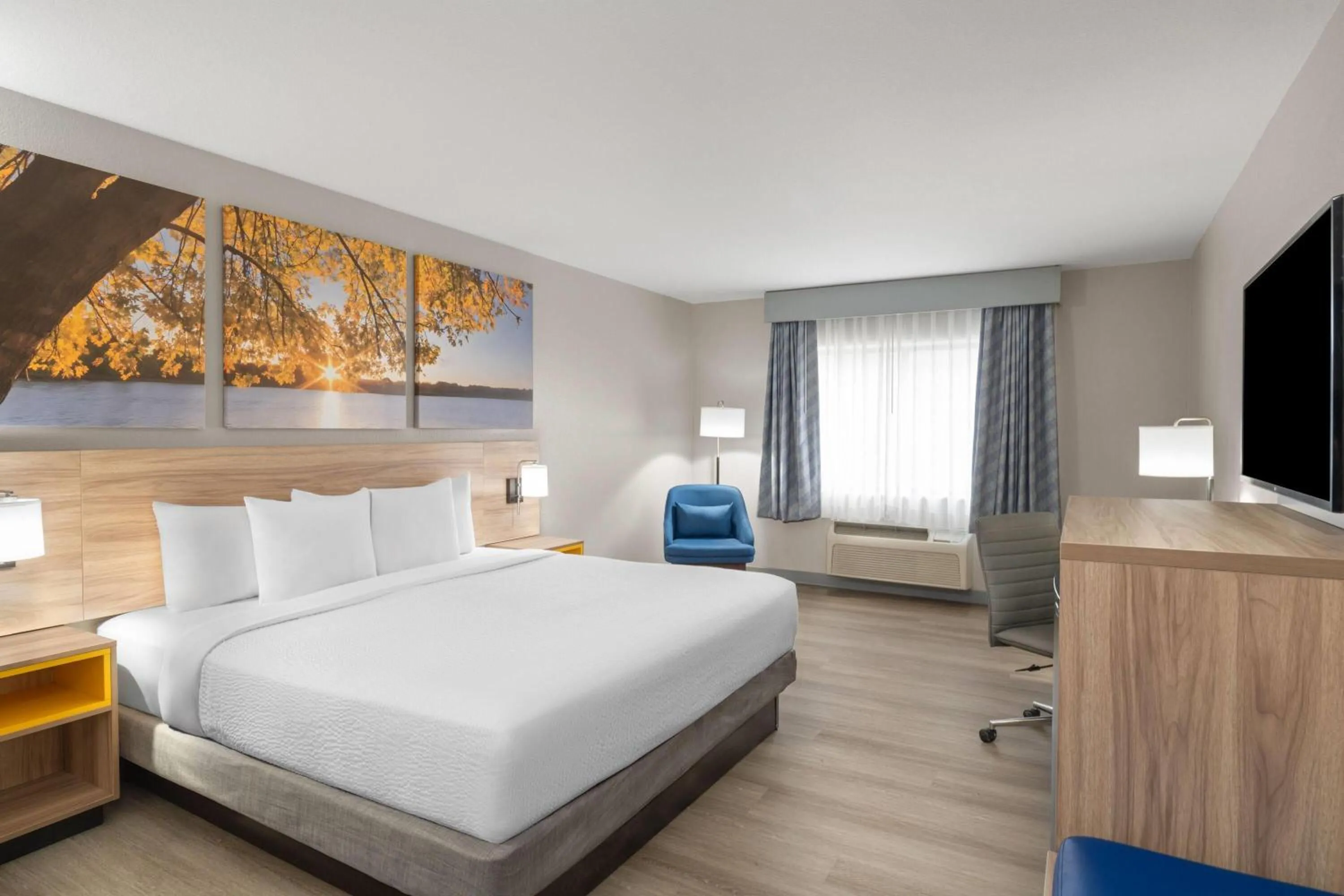 Photo of the whole room, Bed in Days Inn by Wyndham Coffeyville, Kansas