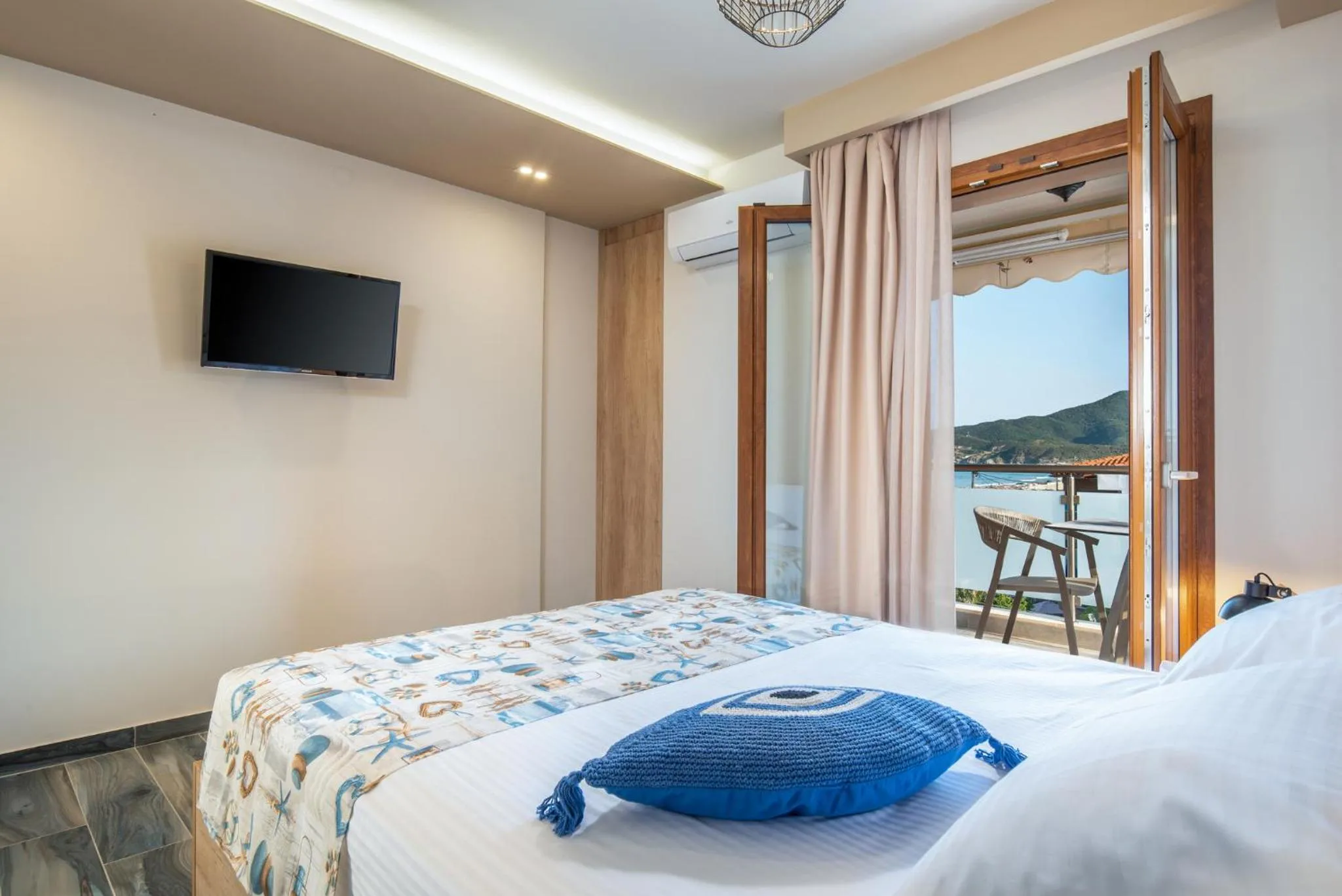 Bed in Stavros Compass