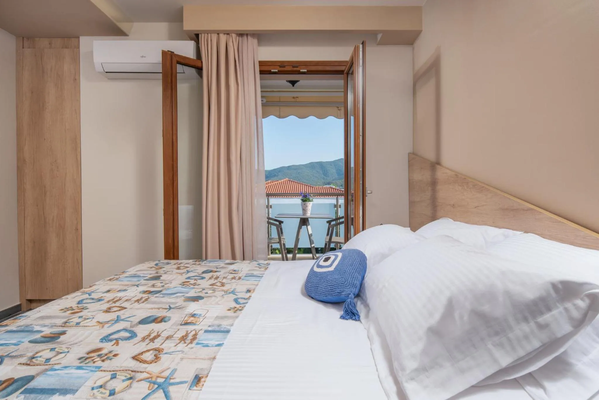Bed in Stavros Compass
