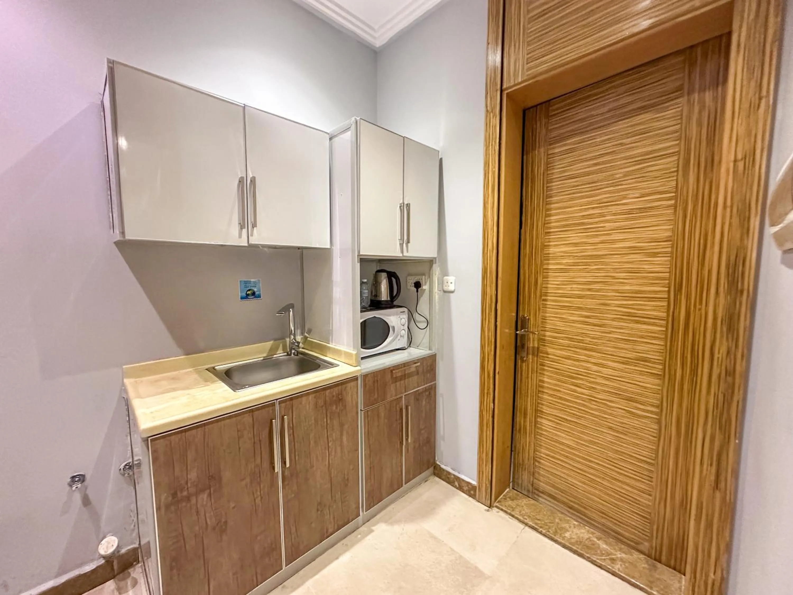 Kitchen or kitchenette in لافنت بارك للشقق المخدومة - إقتصادي