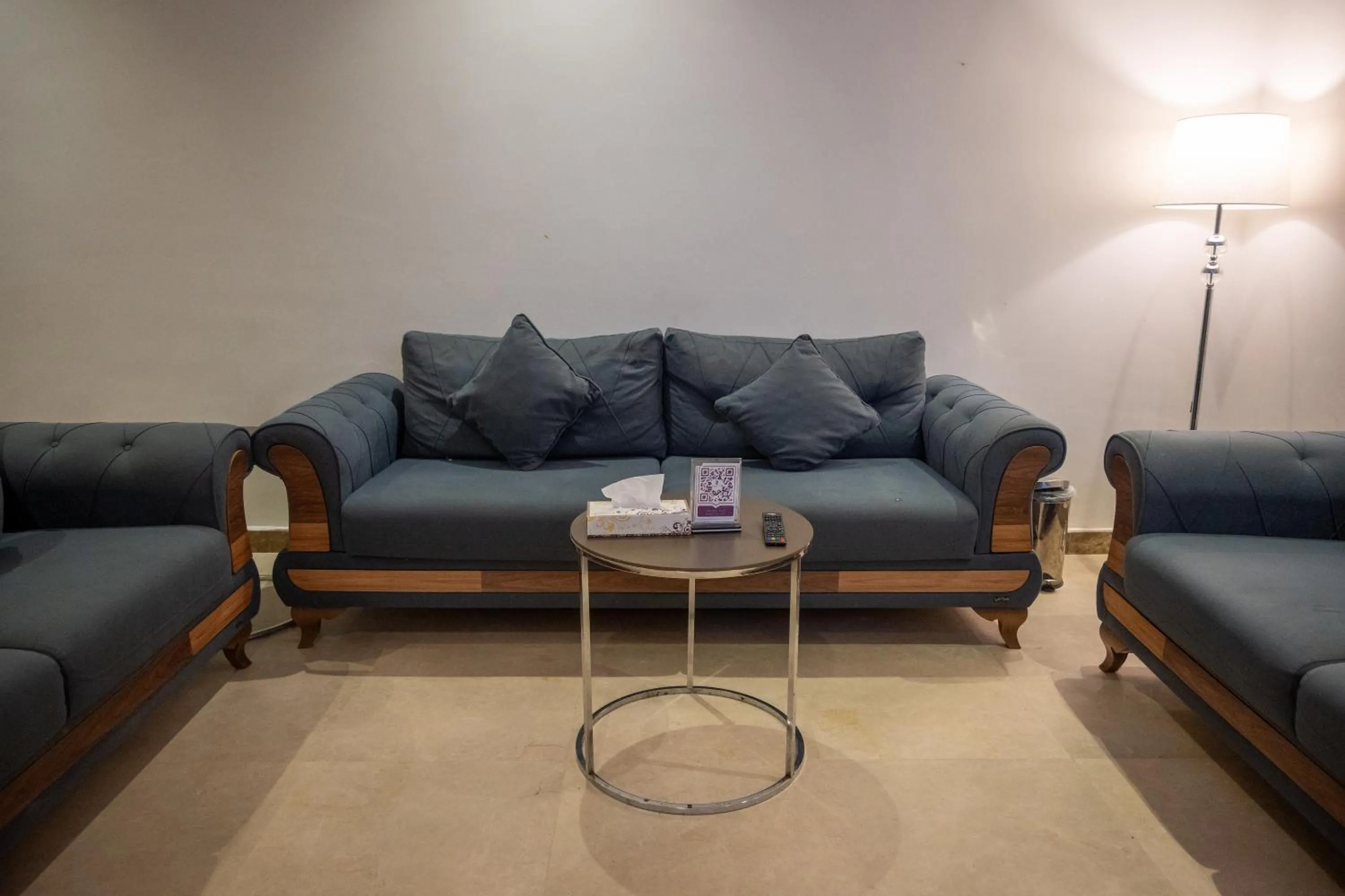 Living room in لافنت بارك للشقق المخدومة - إقتصادي