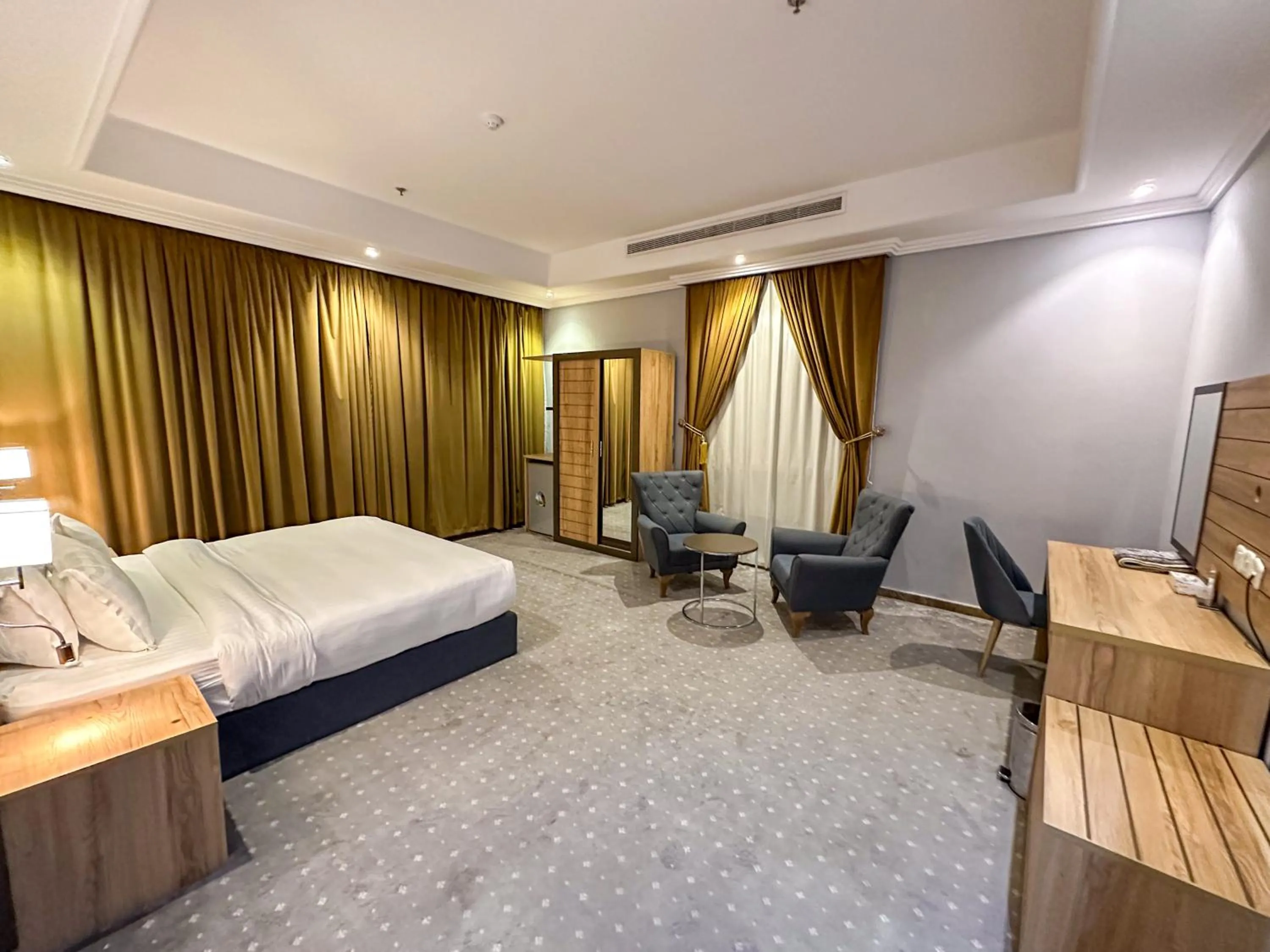 Bedroom, Bed in لافنت بارك للشقق المخدومة - إقتصادي