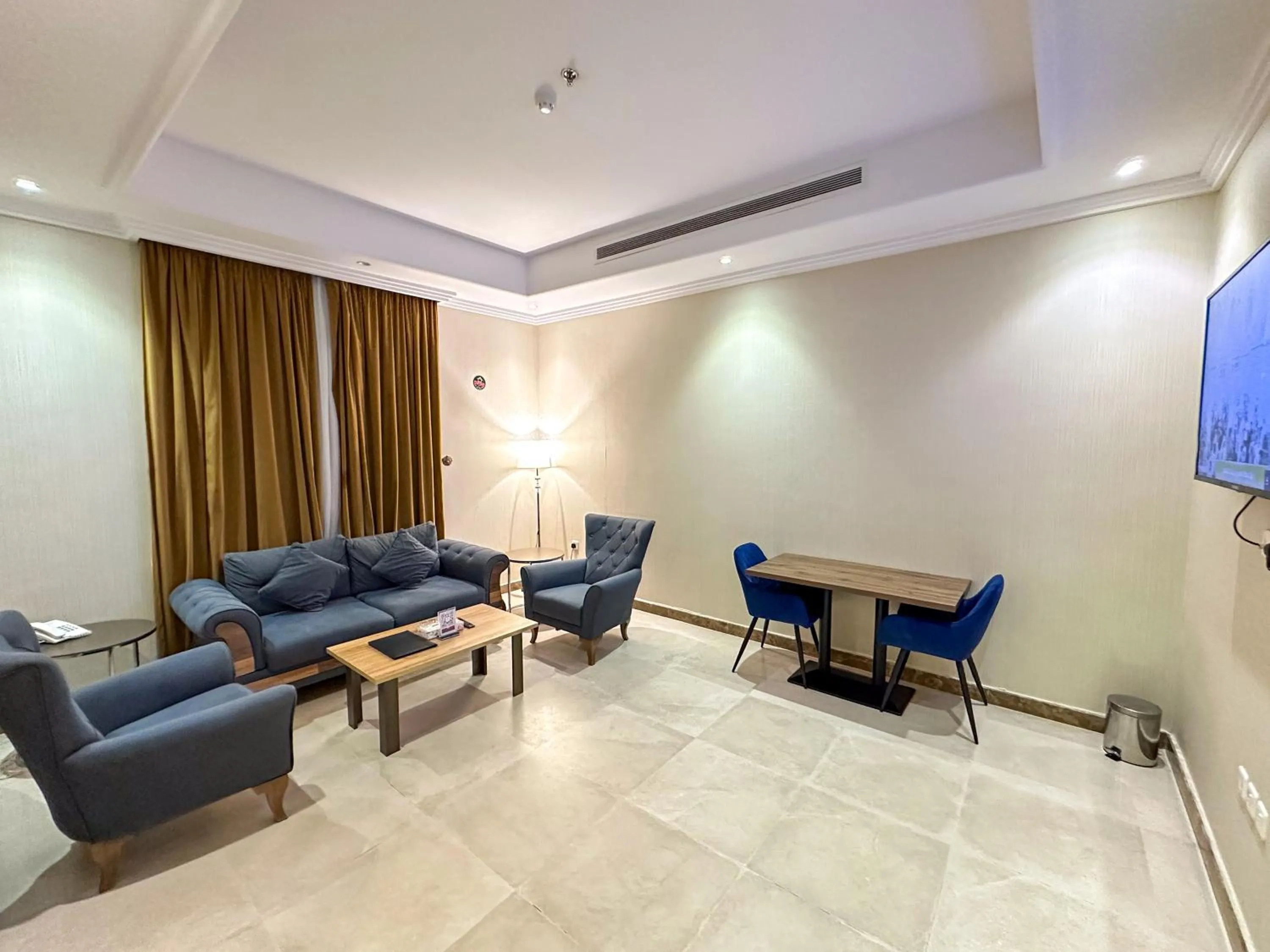 TV and multimedia in لافنت بارك للشقق المخدومة - إقتصادي