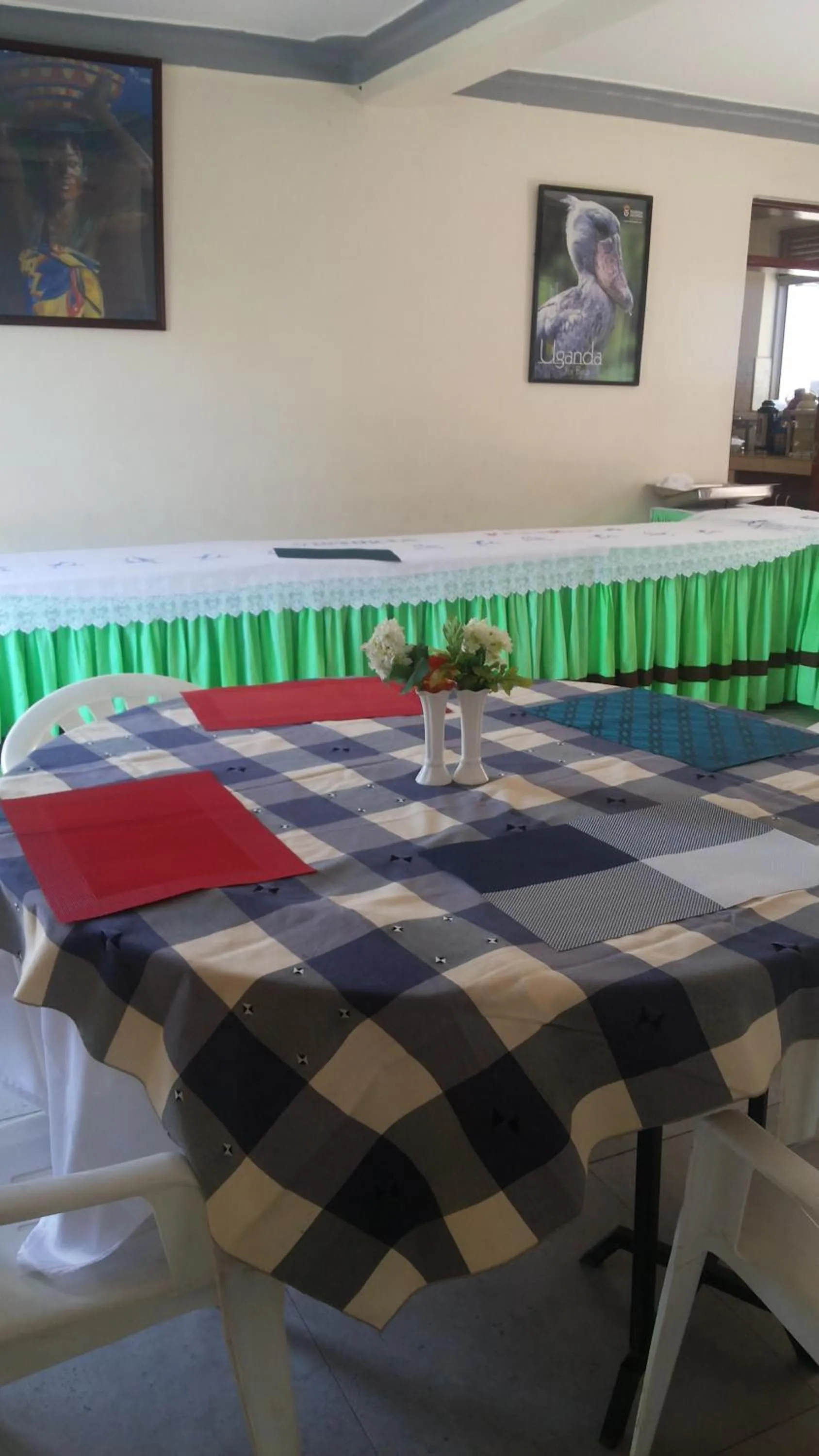 Restaurant/places to eat in Victoria Panorama Hotel