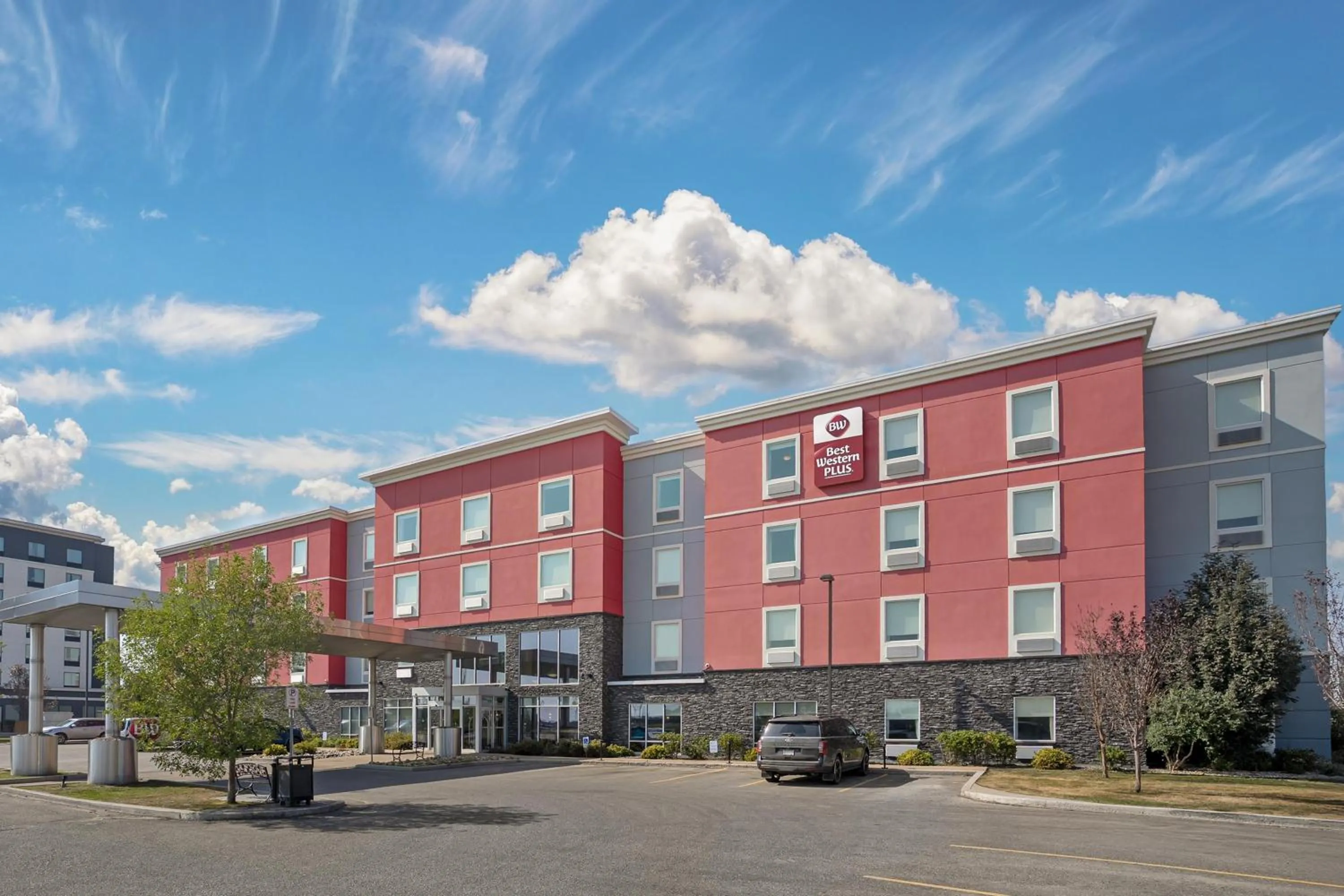 Property building in Best Western Plus Airport Inn & Suites