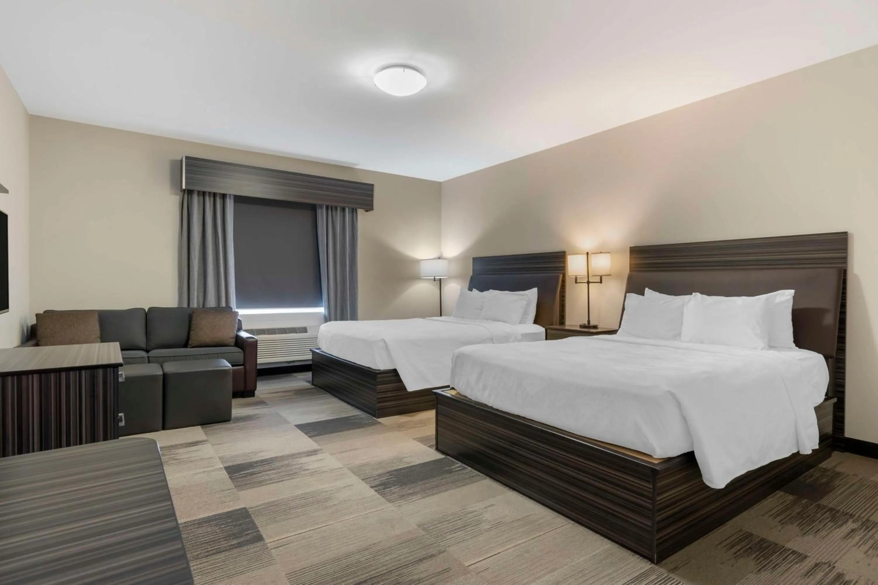 Bedroom, Bed in Best Western Plus Airport Inn & Suites