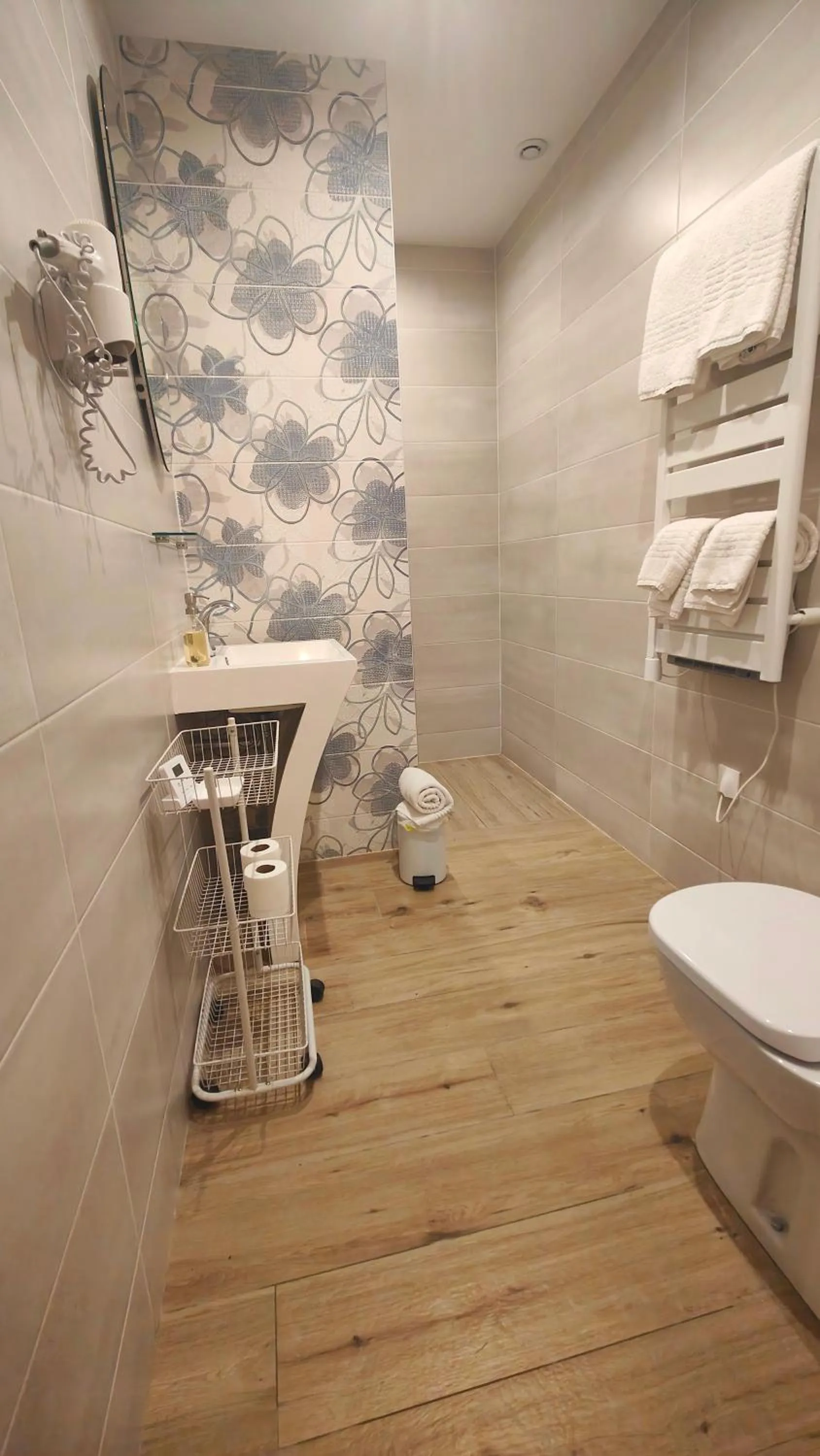 Shower in L'Herbe aux Vaches