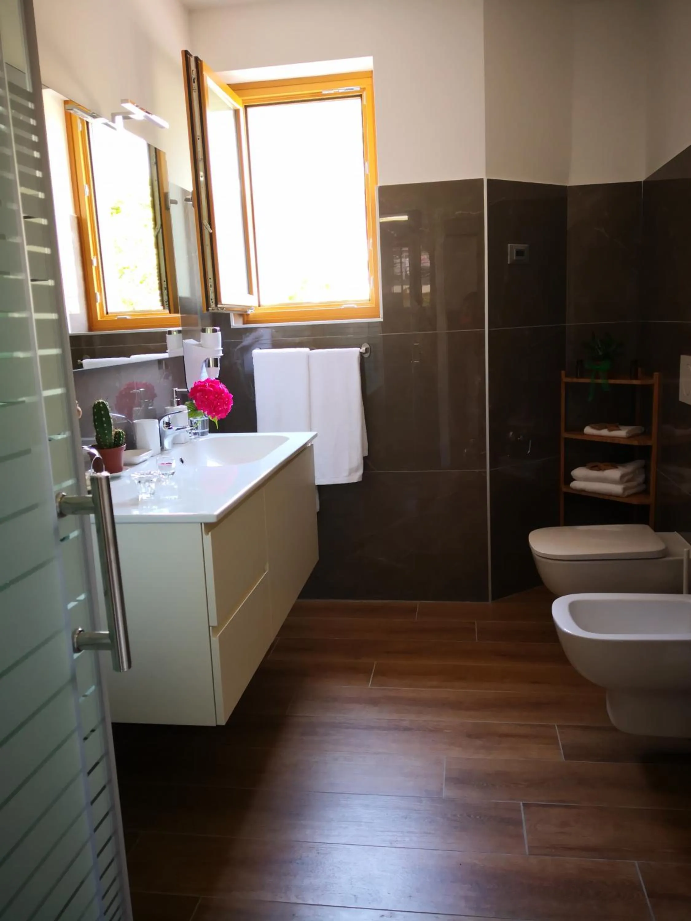 Shower in B&B Esmeralda