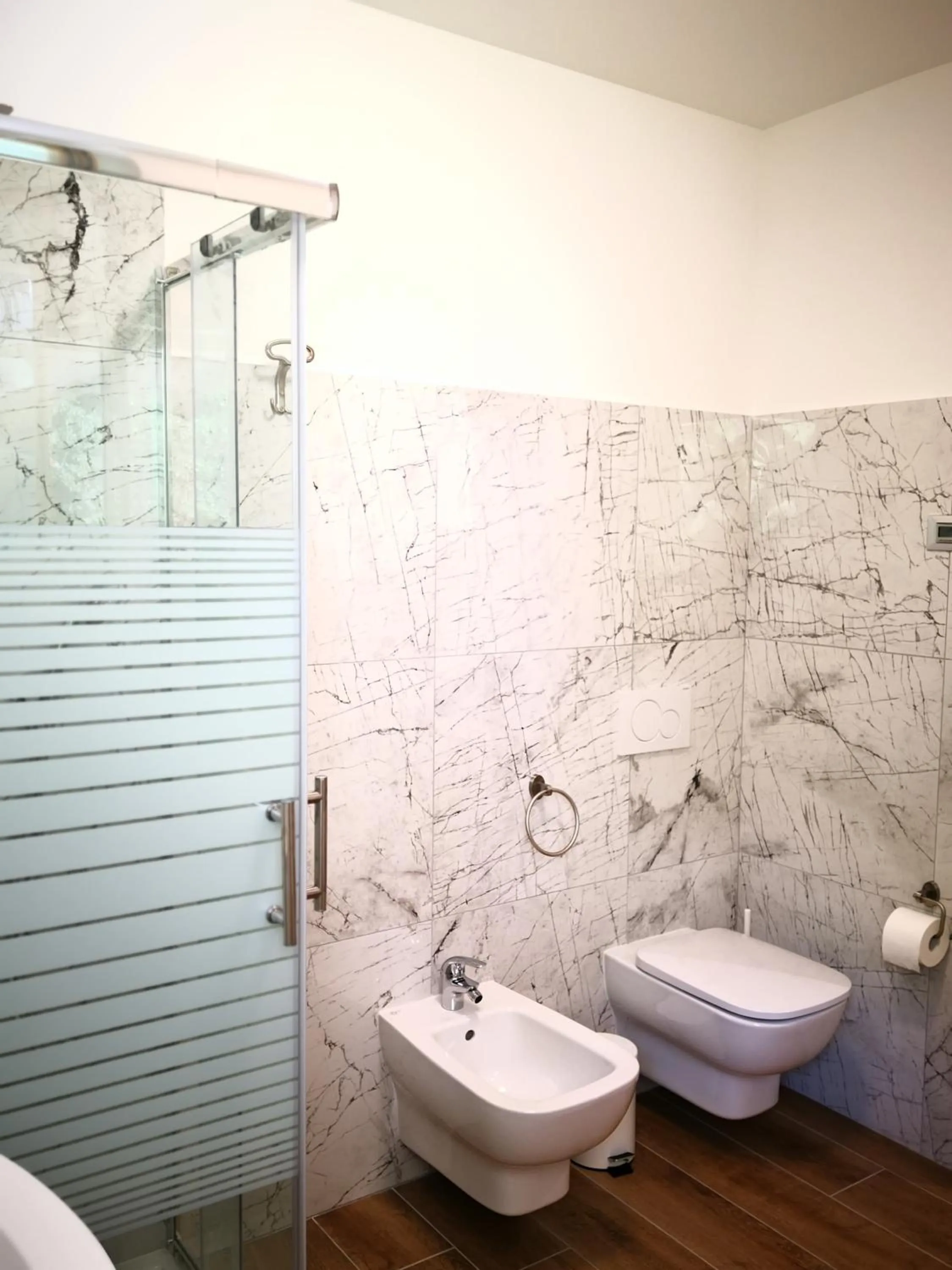 Shower in B&B Esmeralda