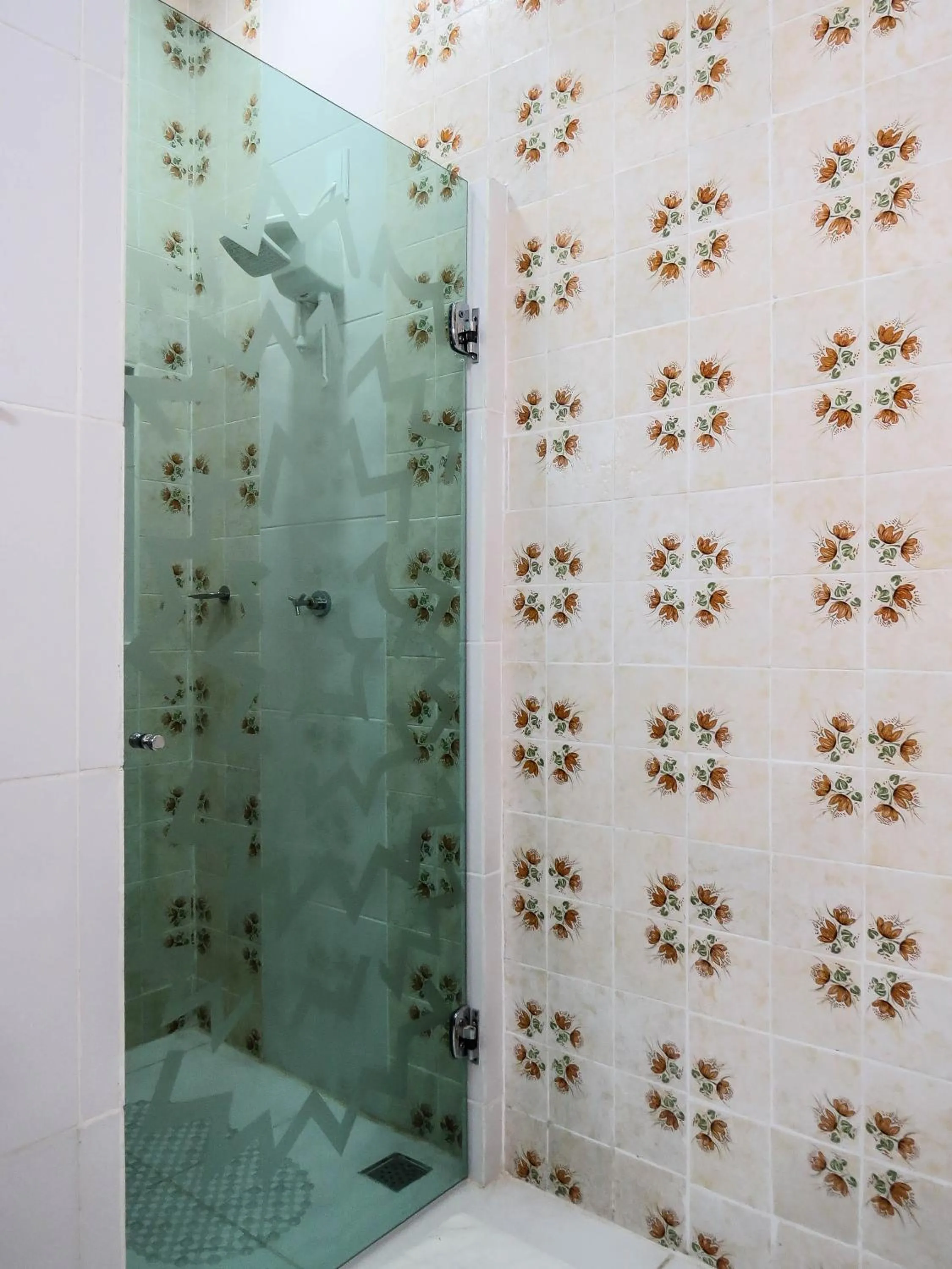 Shower in Casa Perpetua Hotel D Charm