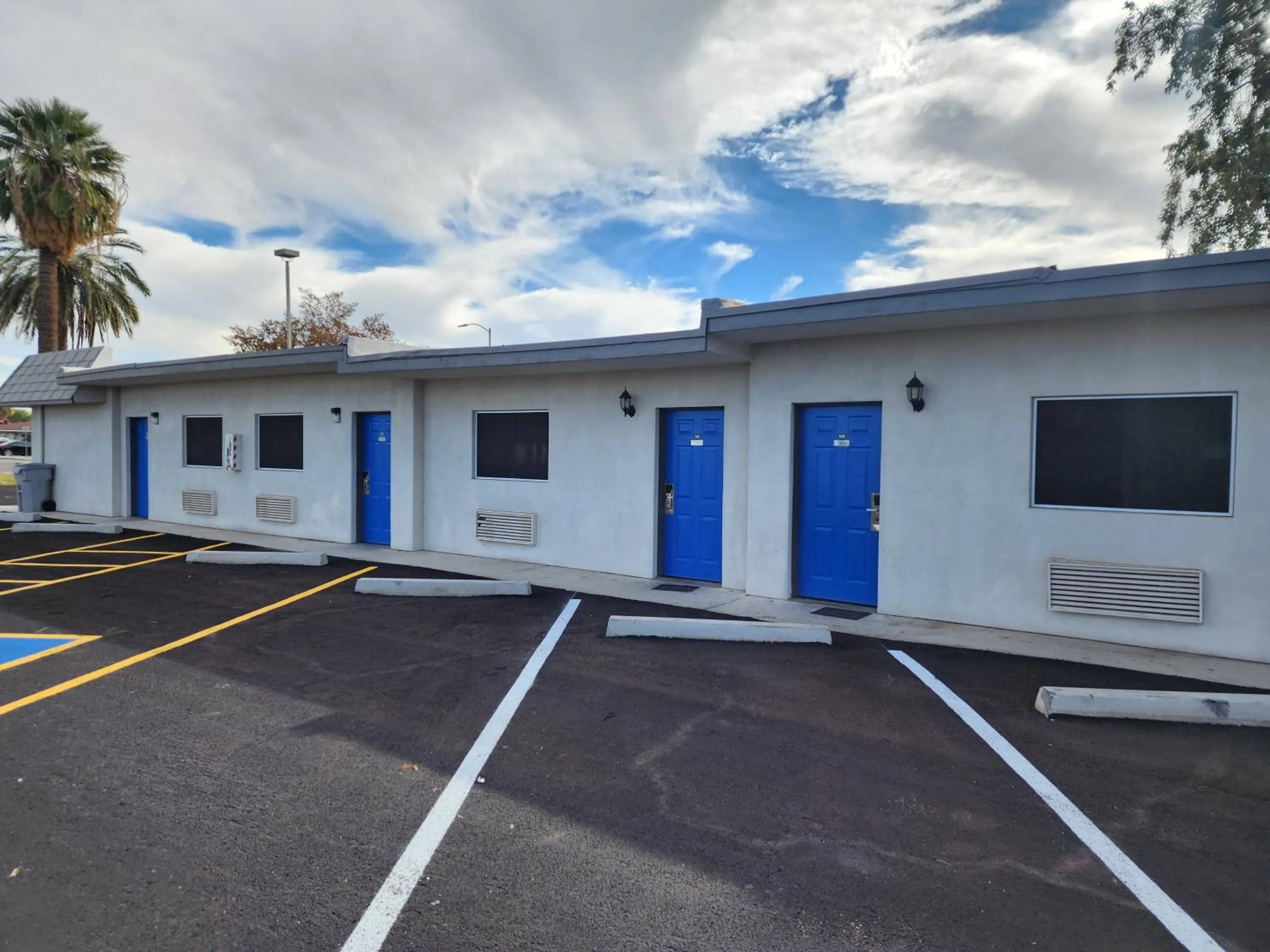 Property Building in Chandler Inn