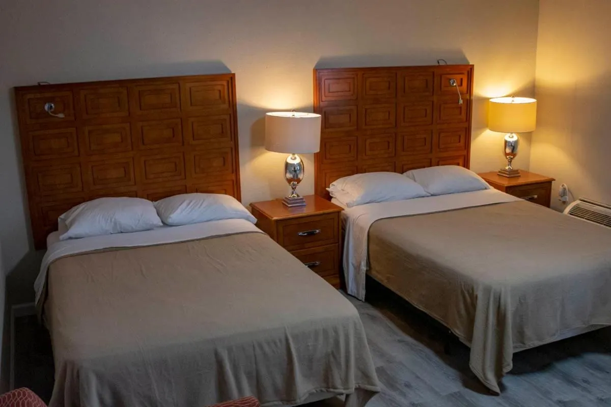 Bed in SOUTHERN STAR INN