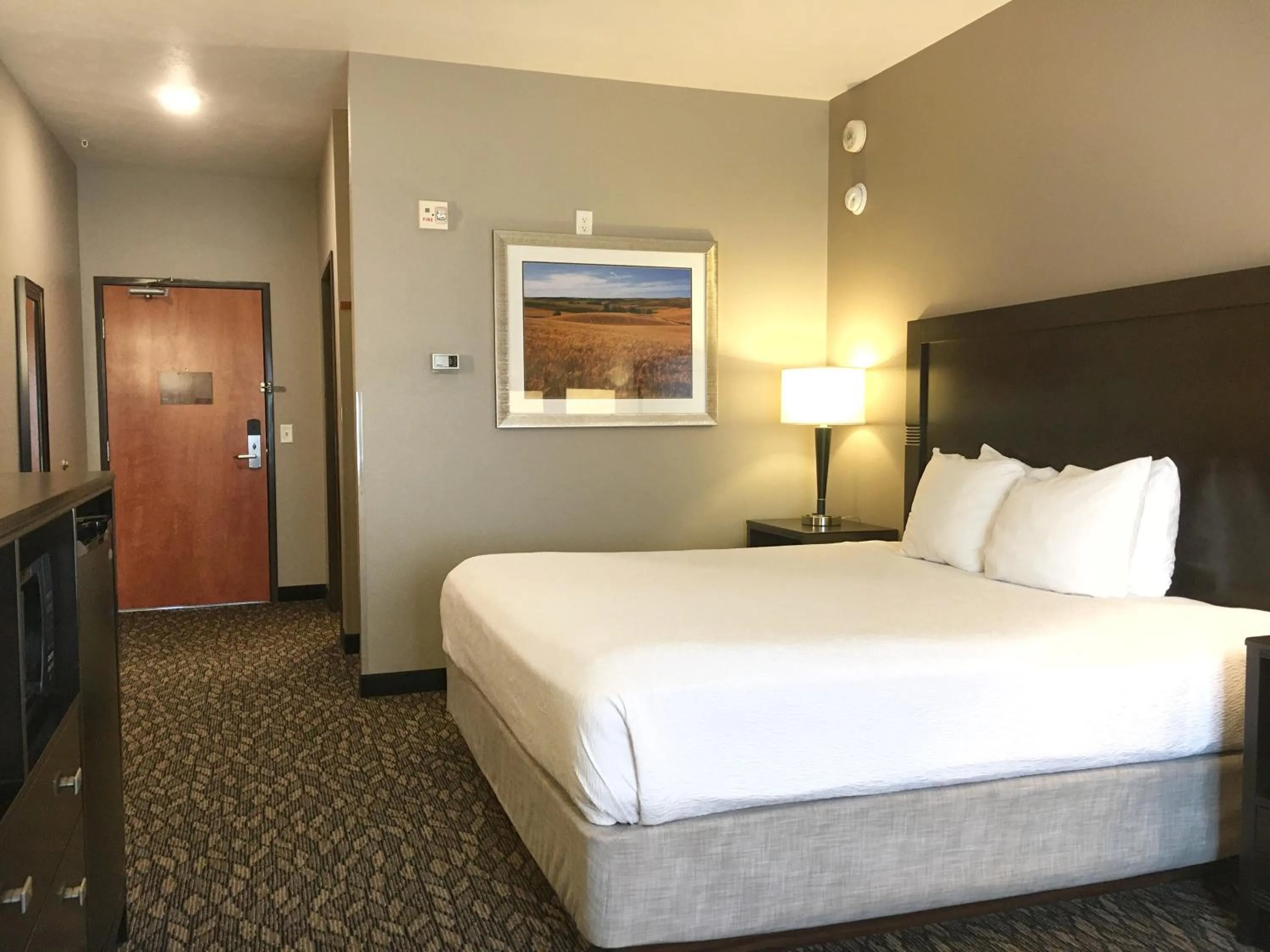 Bedroom, Bed in Best Western Wheatland Inn