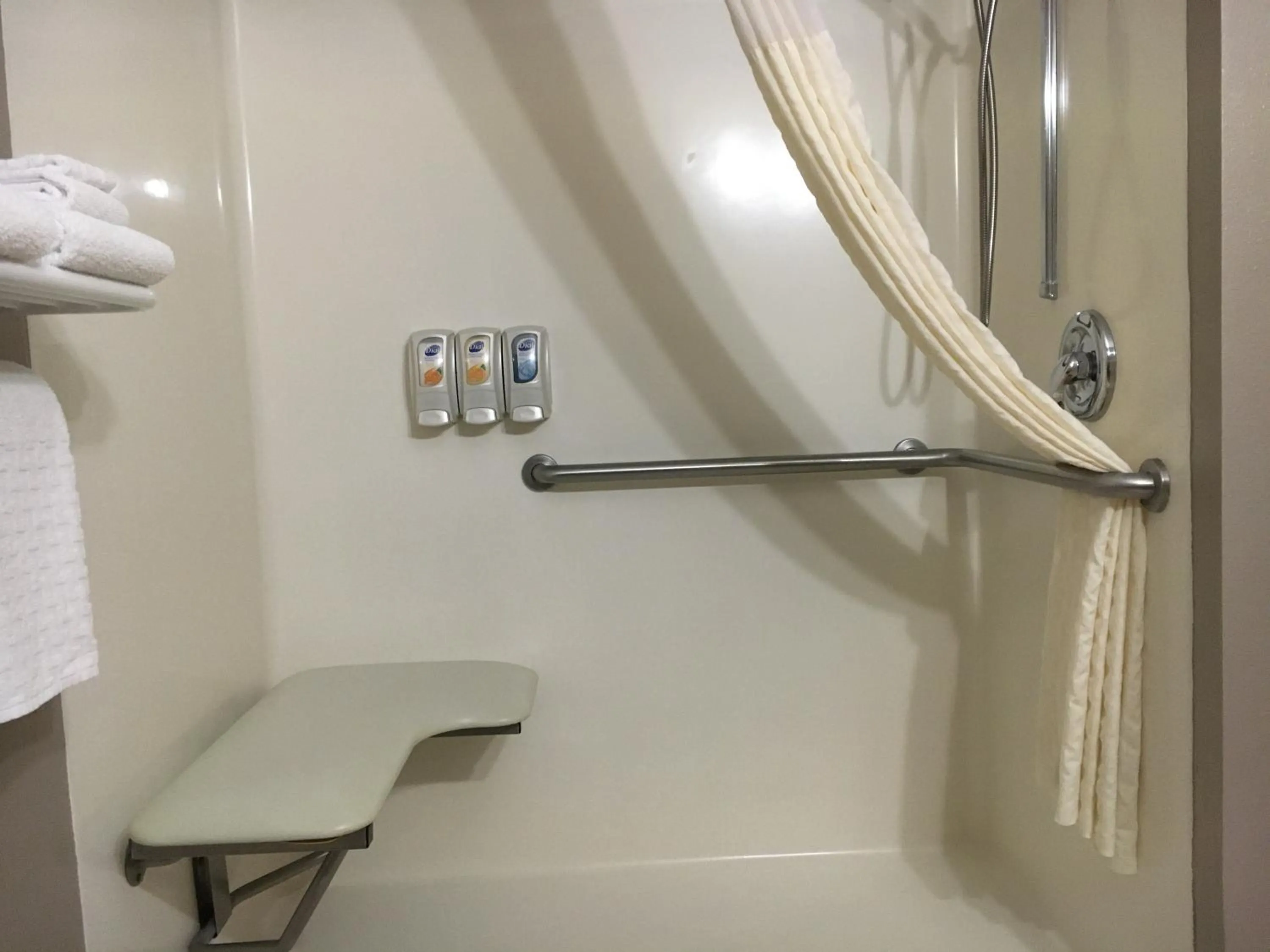 Shower in Best Western Wheatland Inn