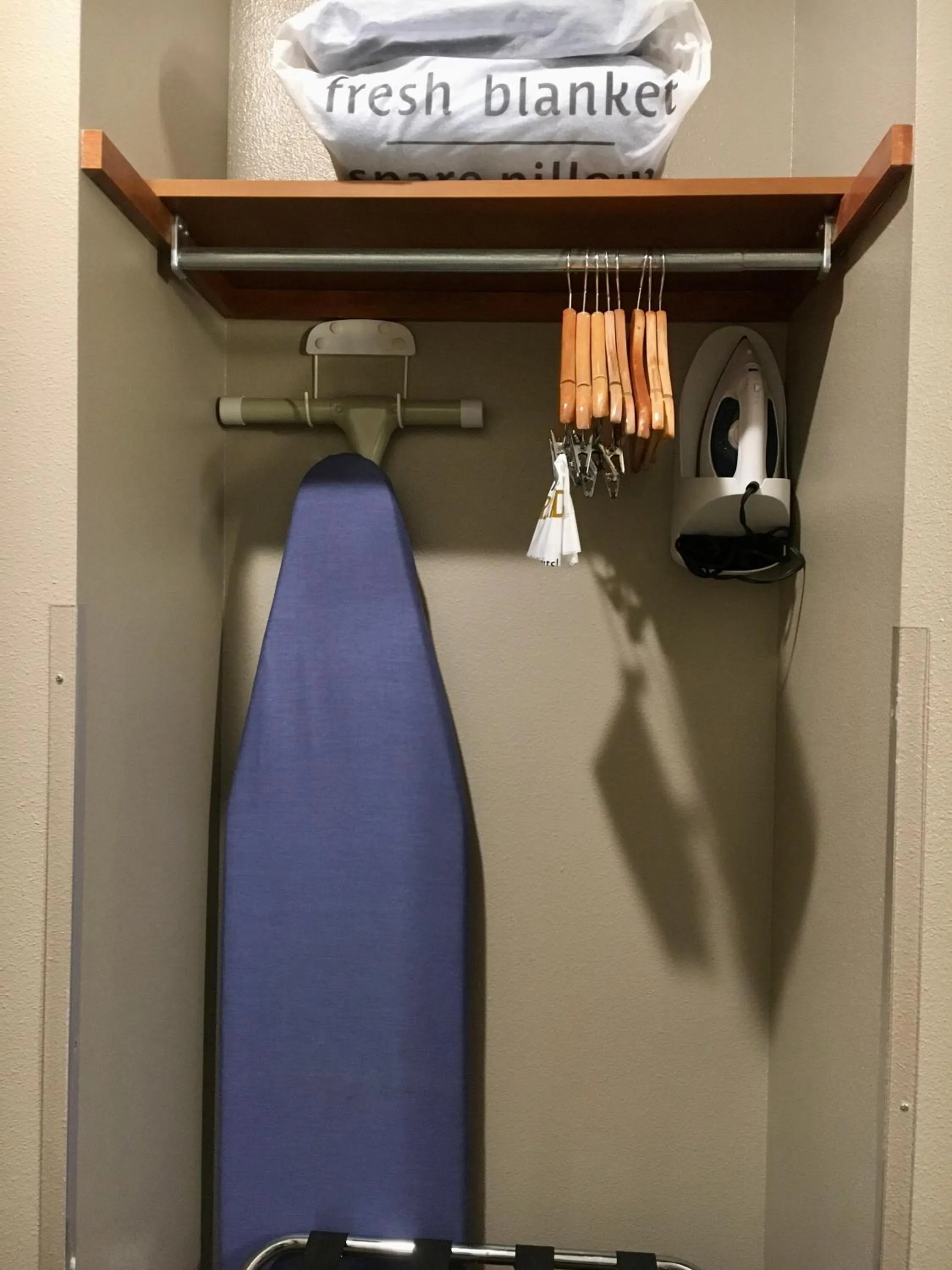 Bedroom in Best Western Wheatland Inn