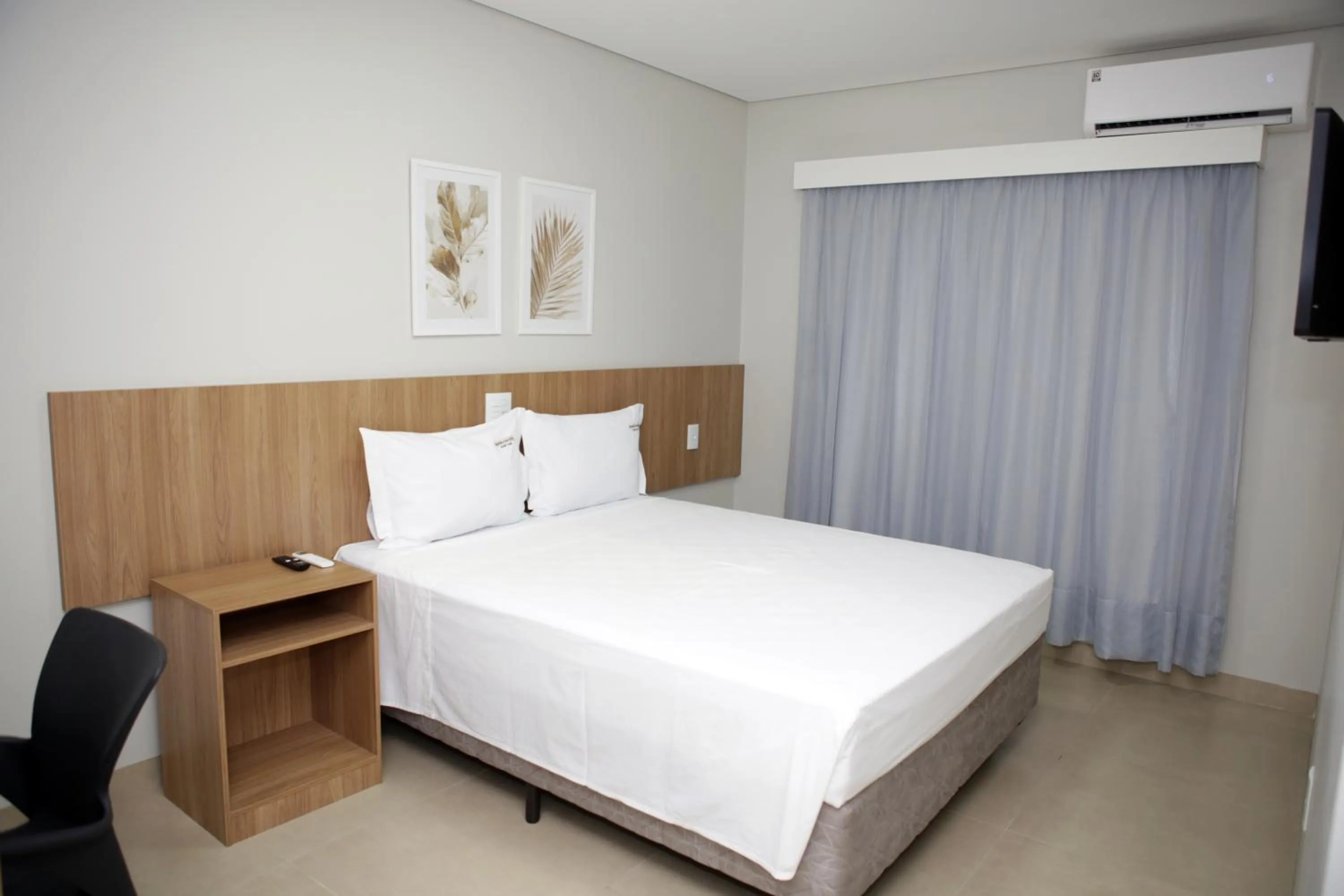 air conditioner, Bed in Regional Plaza Hotel Event Park