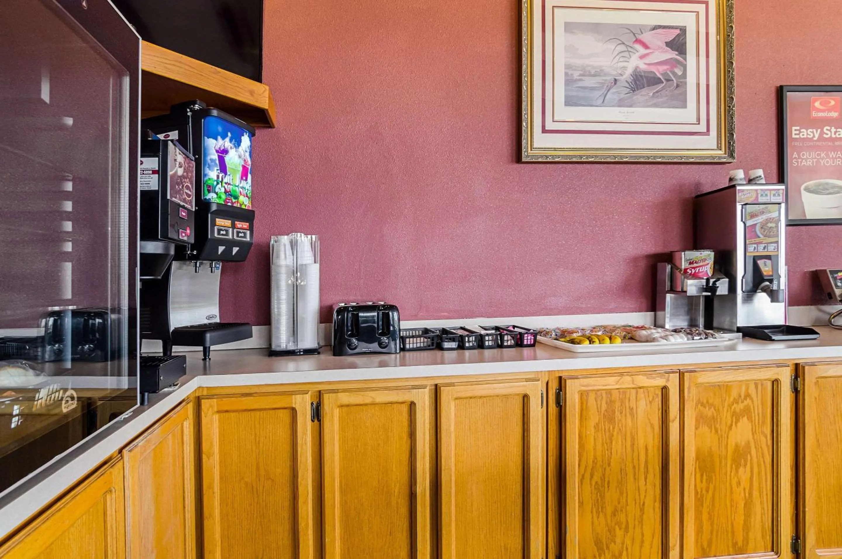 Restaurant/places to eat in Econo Lodge Wakeeney