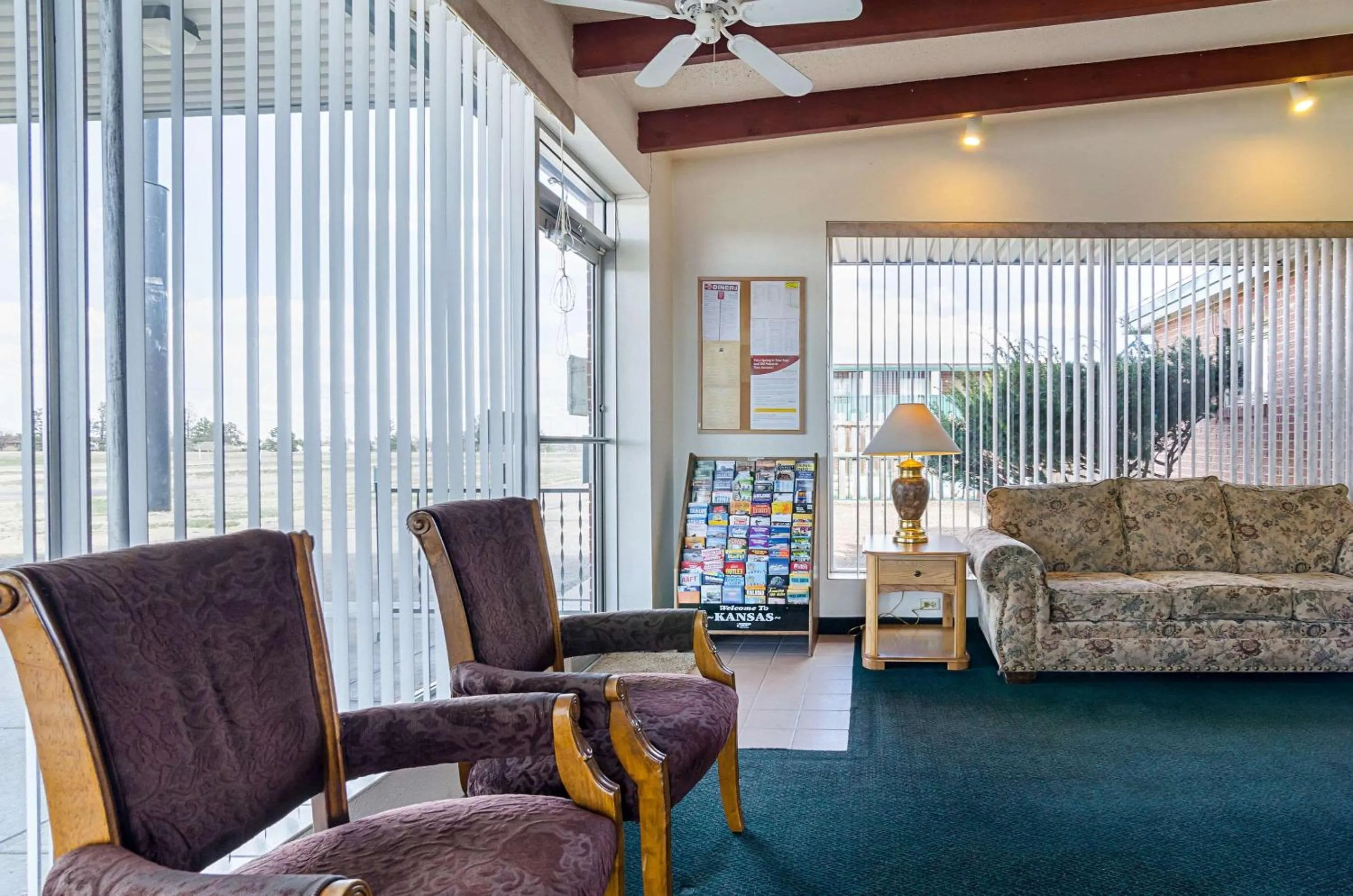 Lobby or reception, Seating Area in Econo Lodge Wakeeney