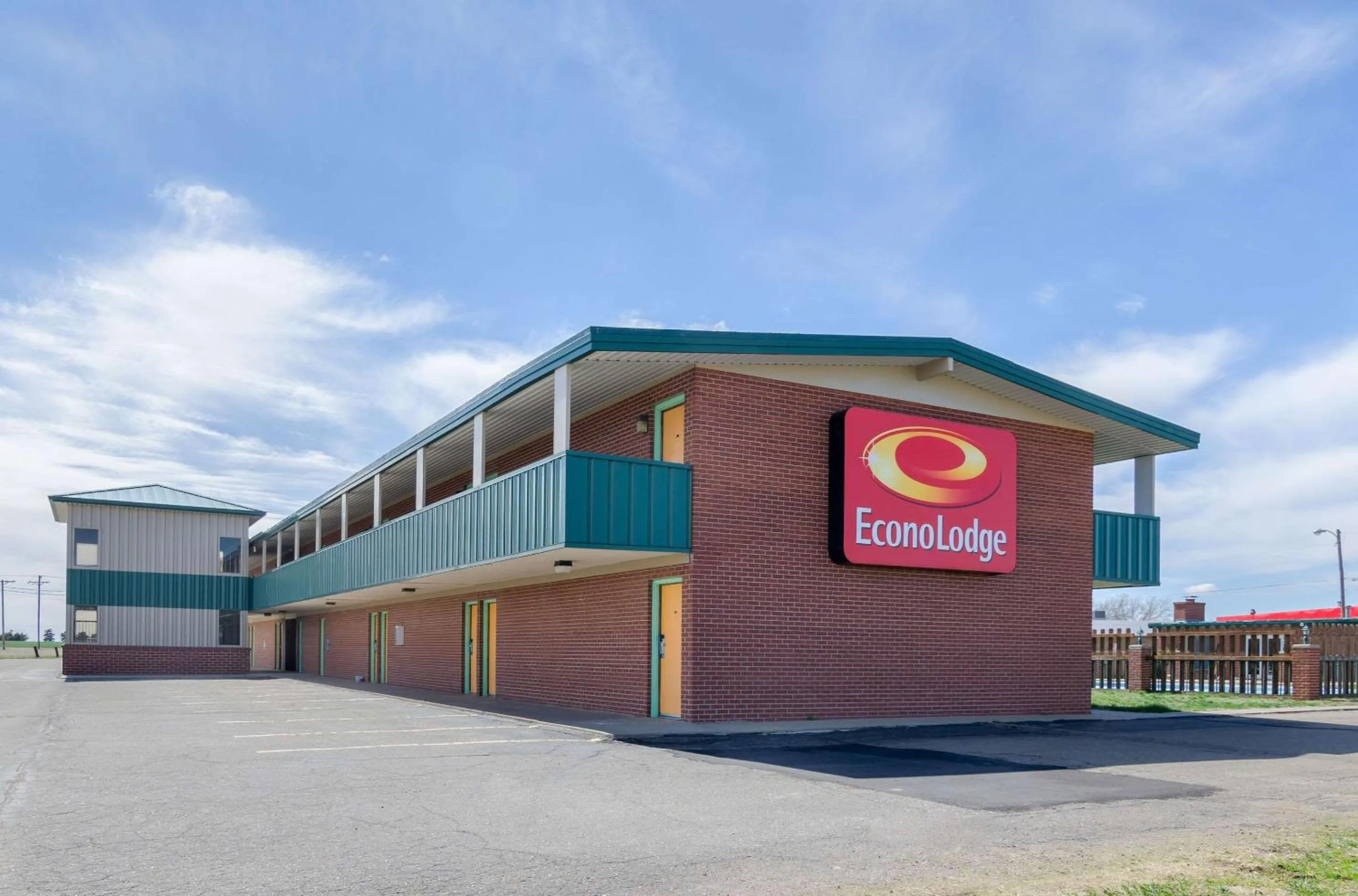 Property Building in Econo Lodge Wakeeney
