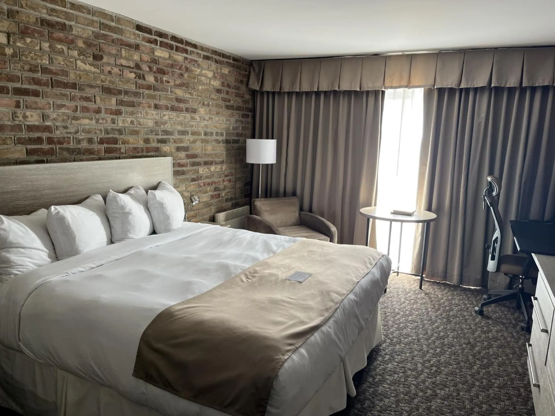 Photo of the whole room, Bed in Manoir Belle Plage