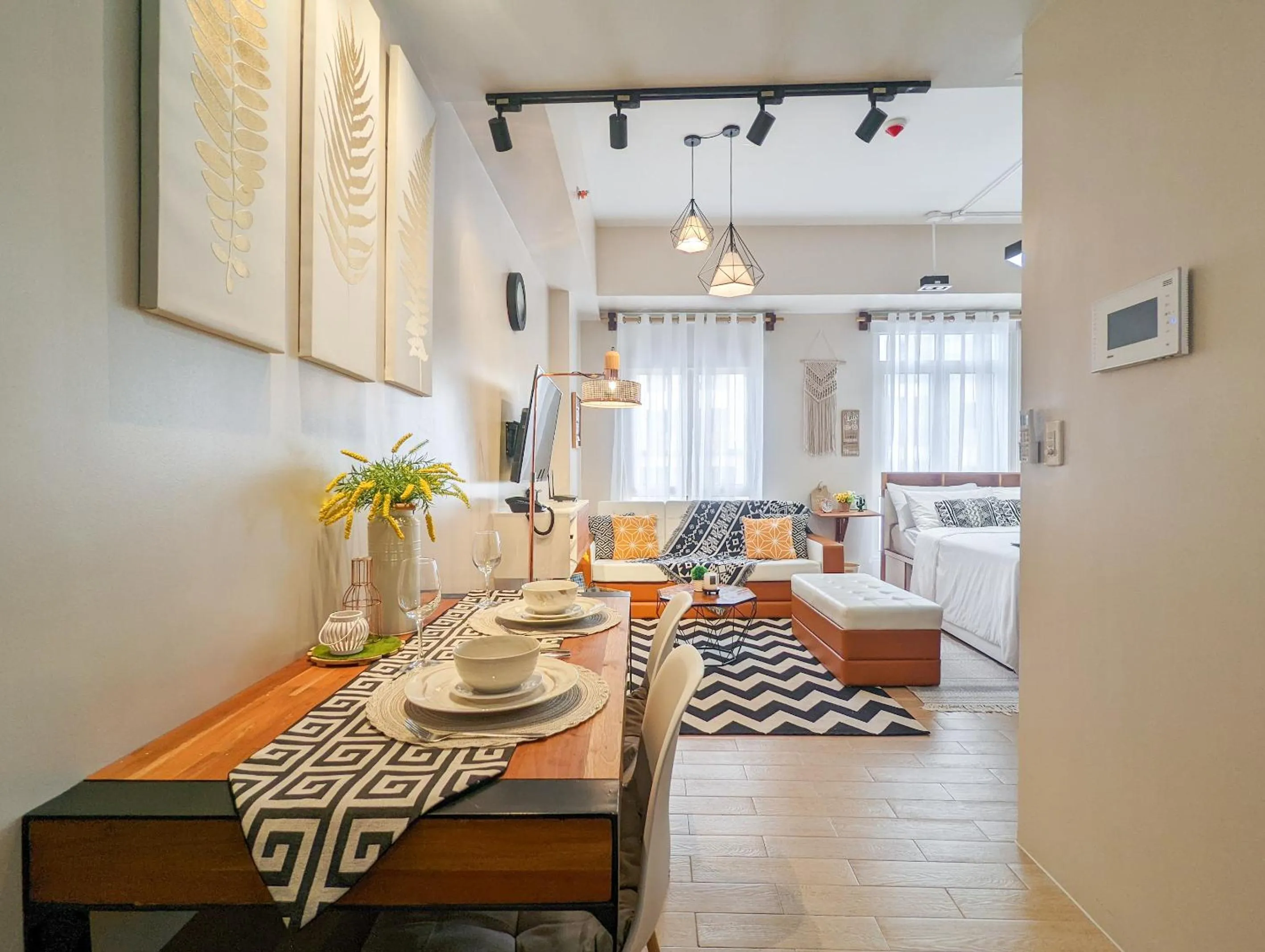 Living room in Studio Condo NAIA Airport Terminal 3 Newport City Casino