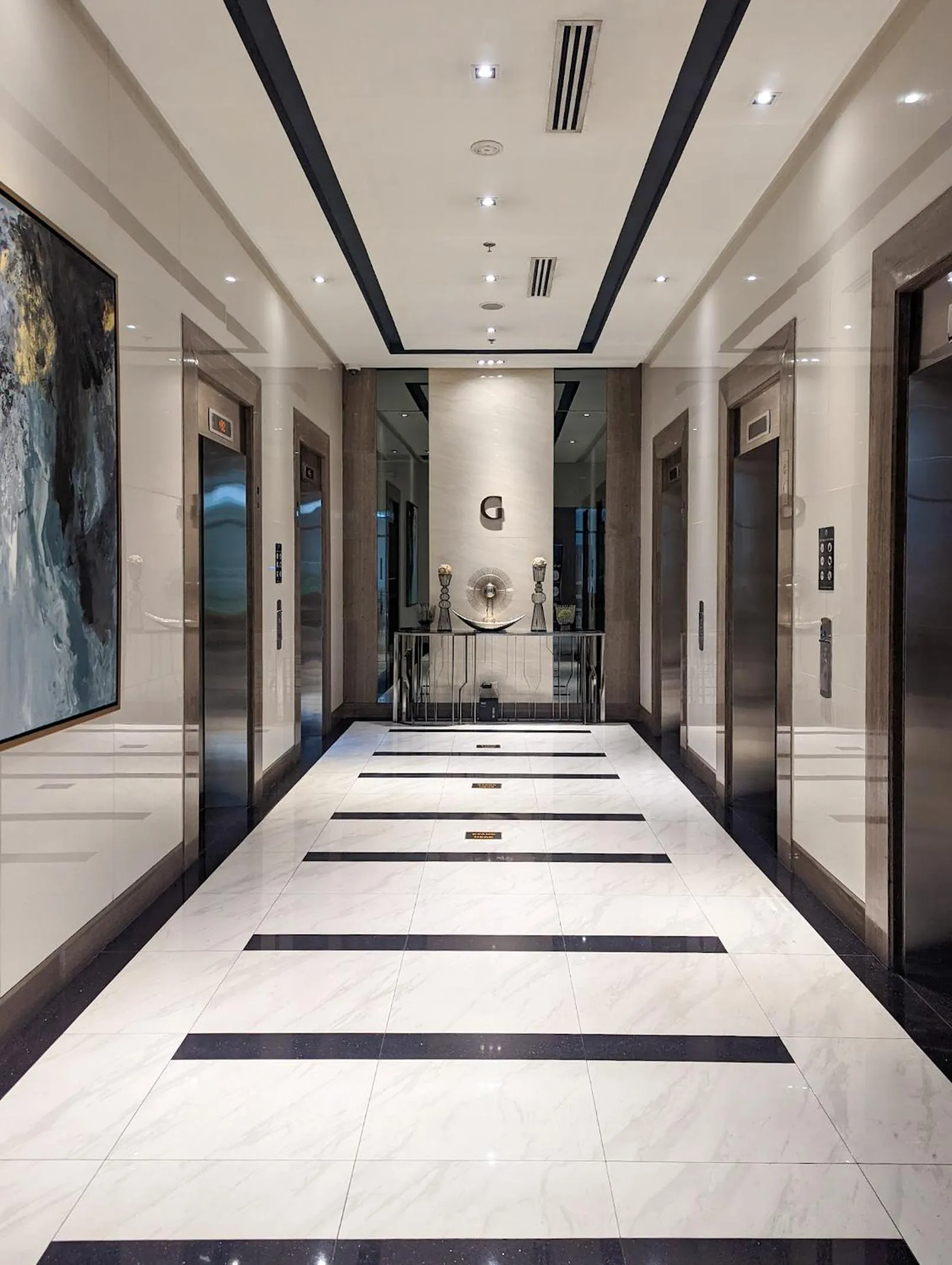 elevator in Studio Condo NAIA Airport Terminal 3 Newport City Casino