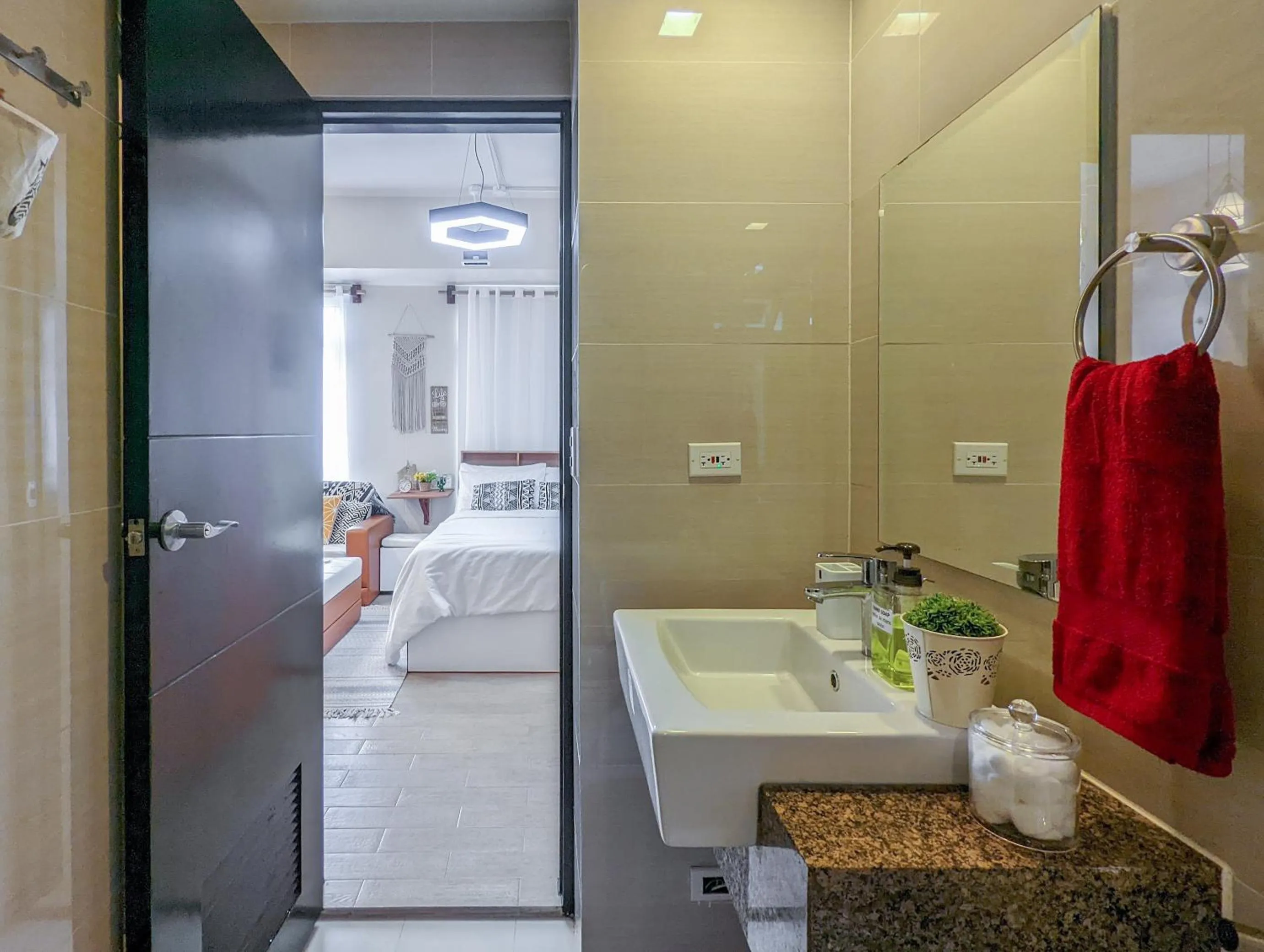 Shower in Studio Condo NAIA Airport Terminal 3 Newport City Casino