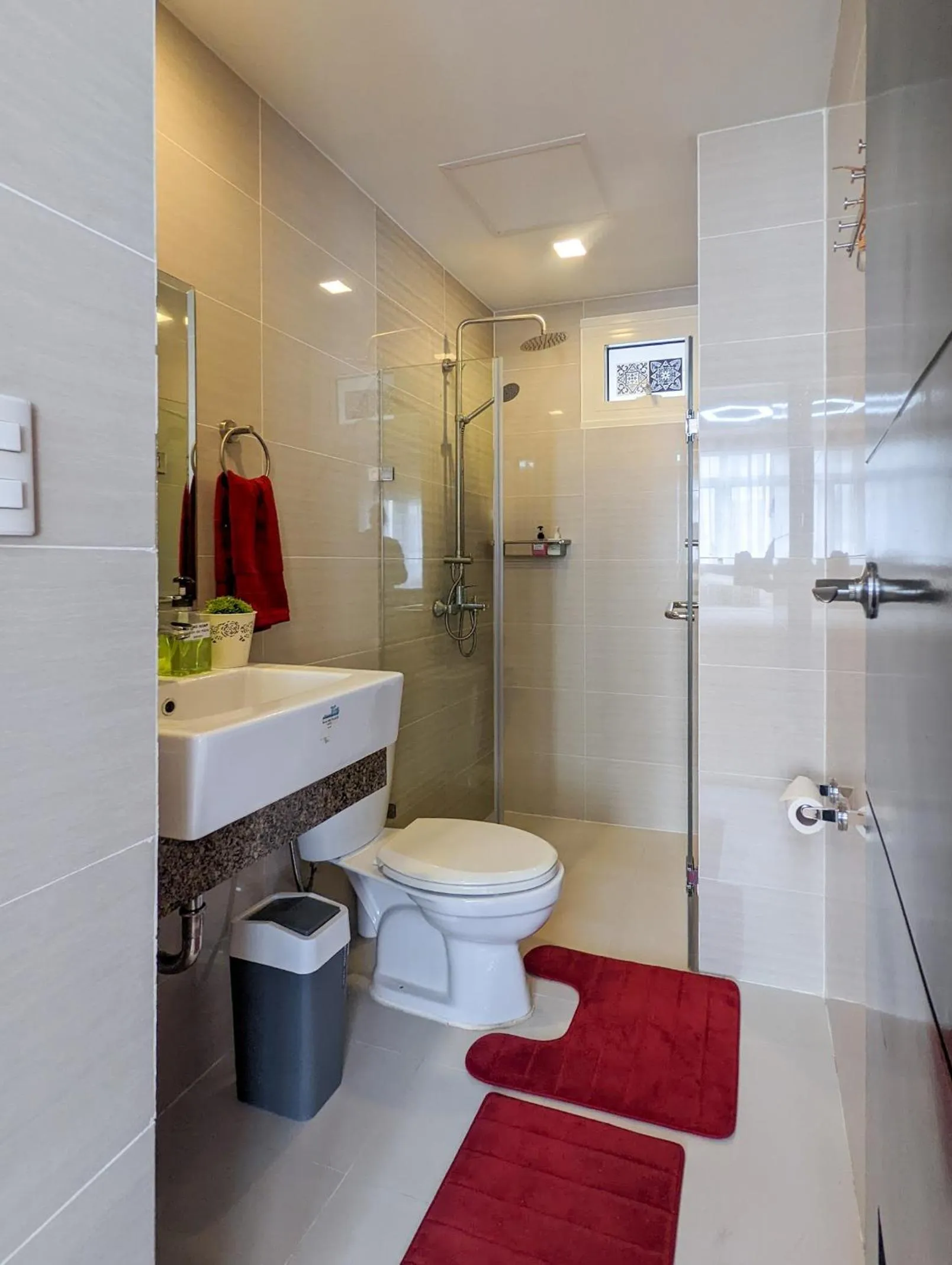 Shower in Studio Condo NAIA Airport Terminal 3 Newport City Casino