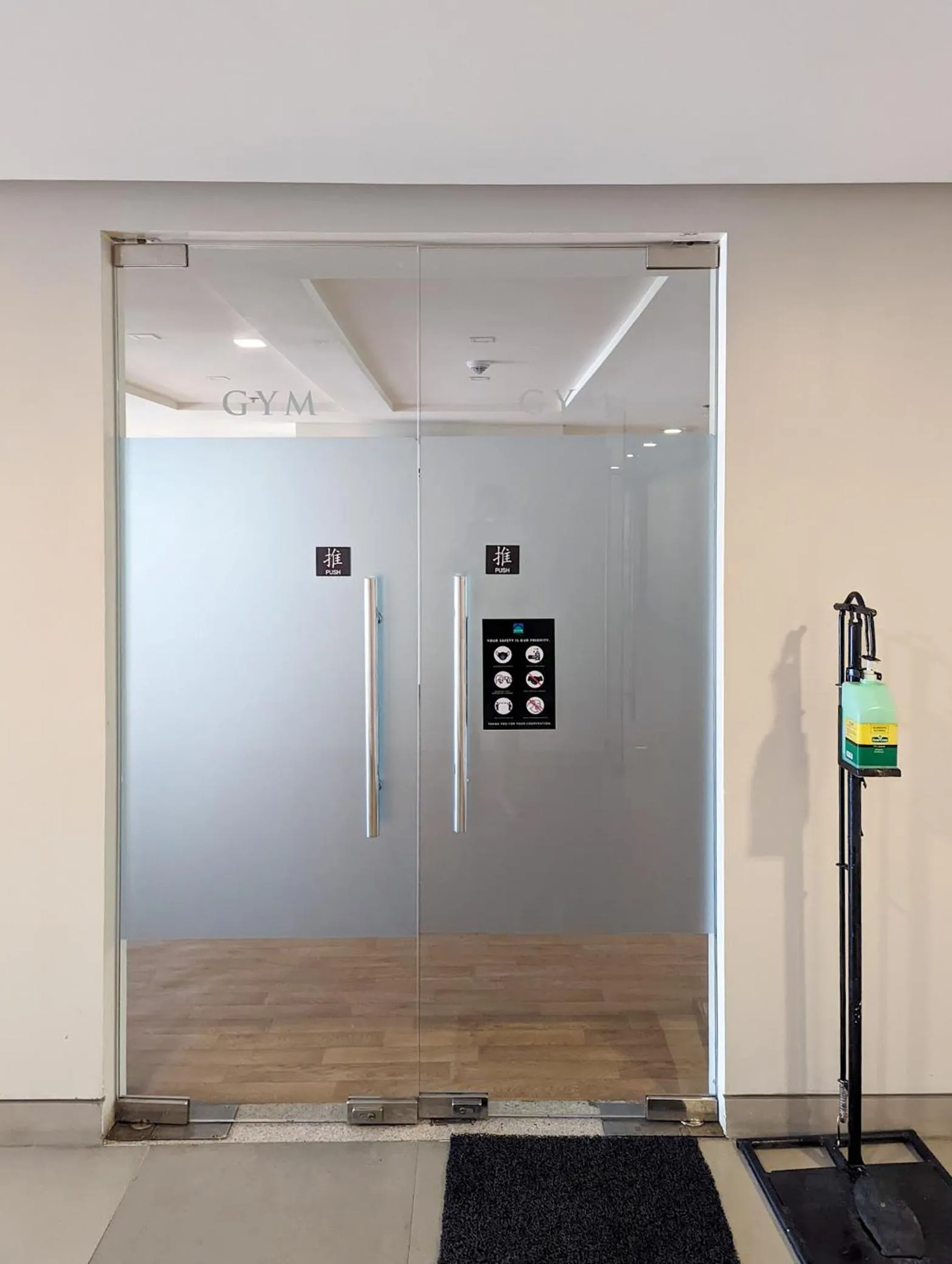 Fitness centre/facilities in Studio Condo NAIA Airport Terminal 3 Newport City Casino